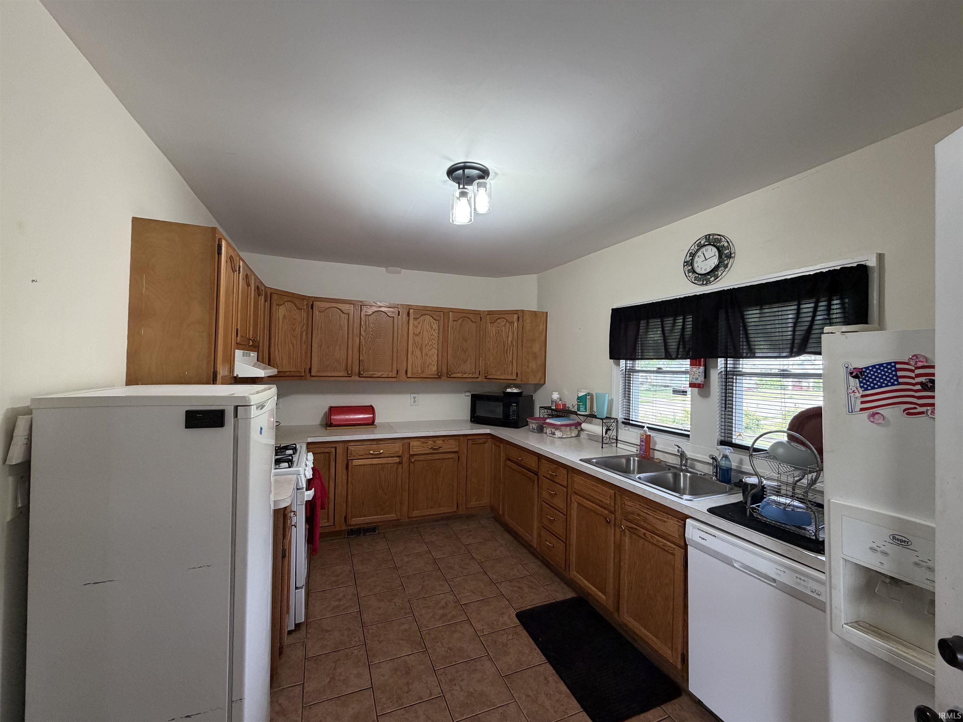Photo 16 of 156 W Simonton Street