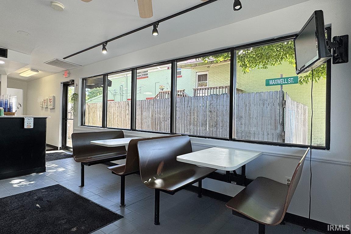 Photo 5 of 218 E Vistula Street