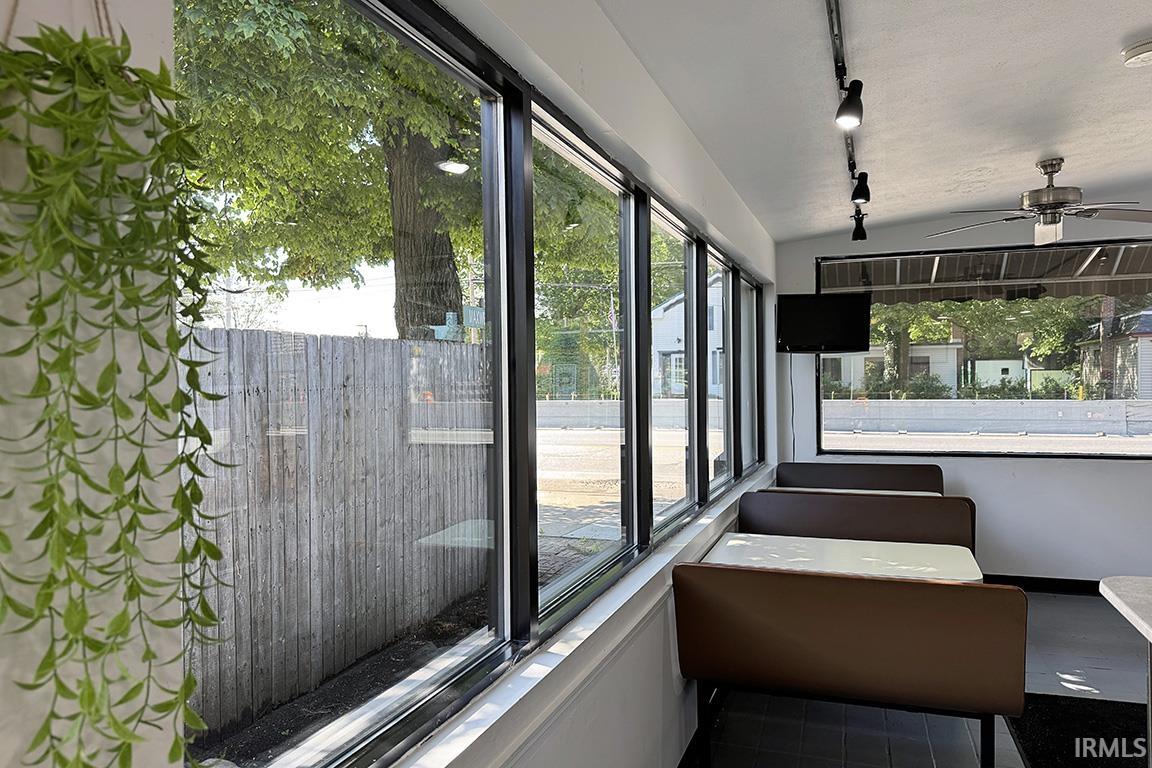 Photo 6 of 218 E Vistula Street