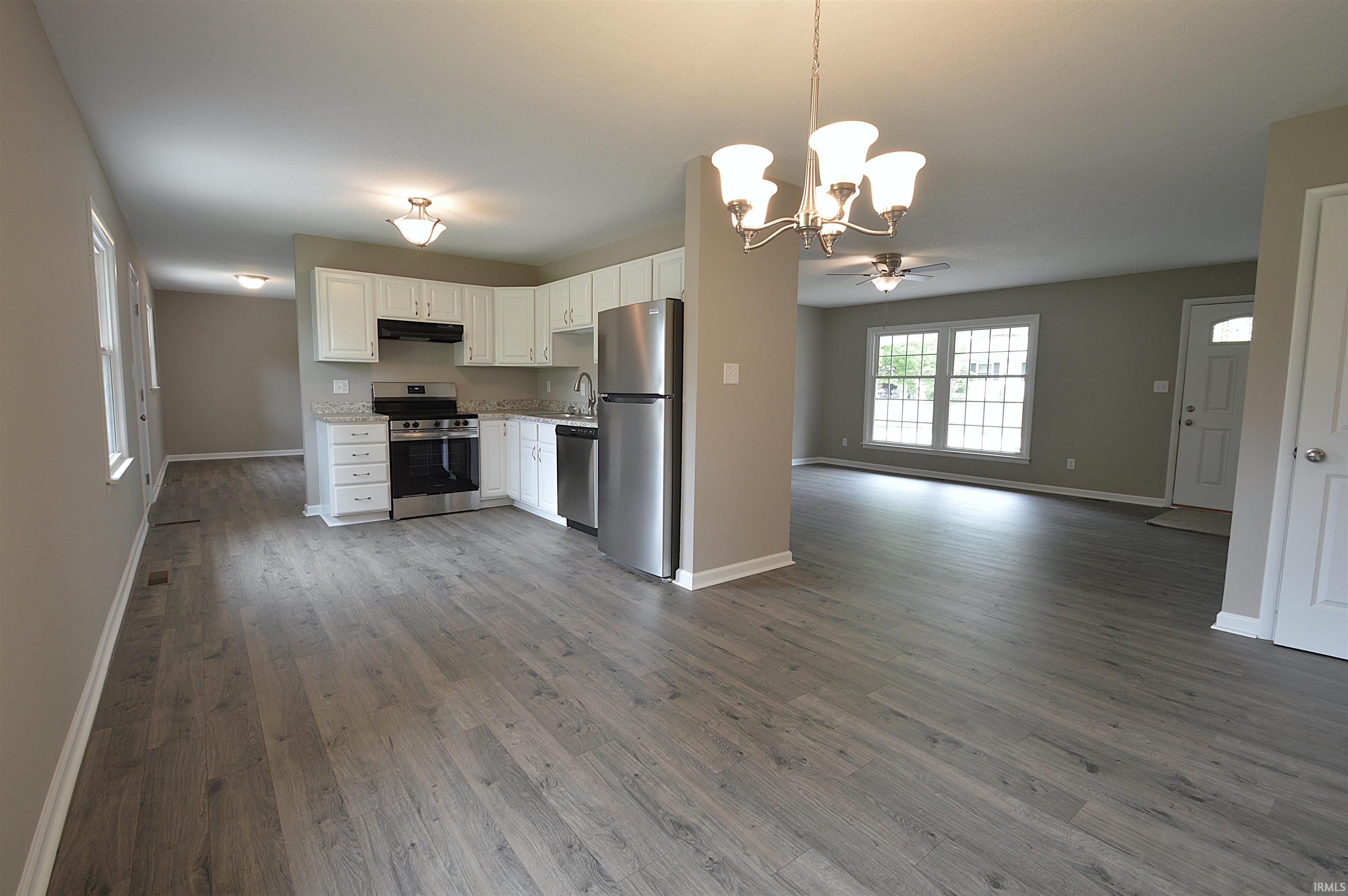 Photo 3 of 2207 Legoma Drive
