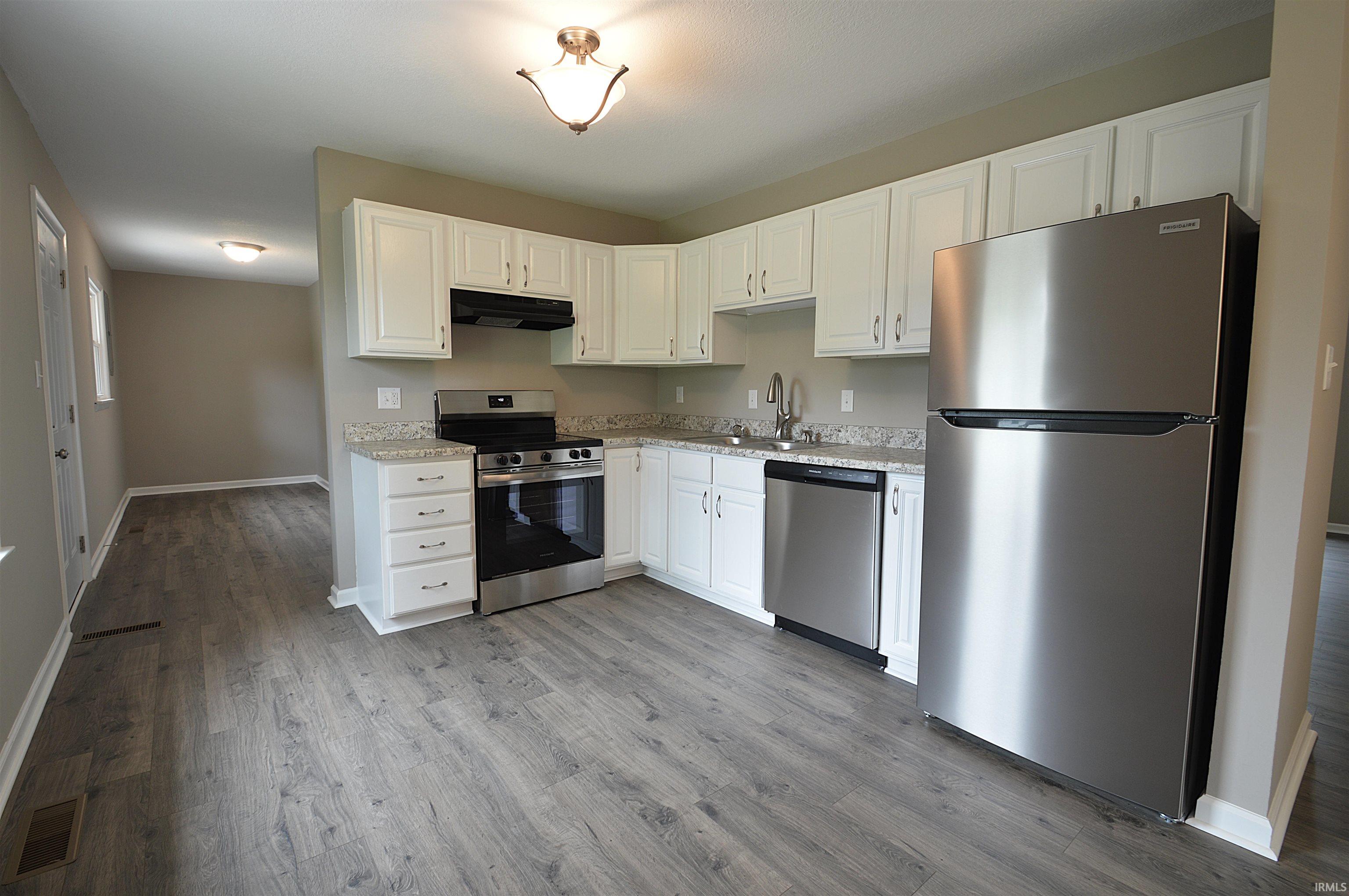 Photo 4 of 2207 Legoma Drive