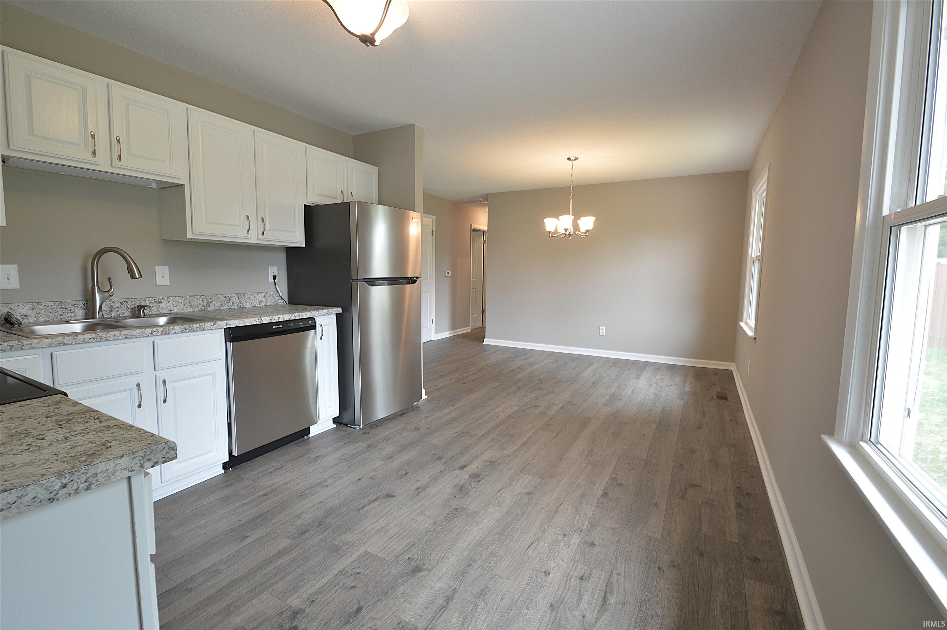 Photo 5 of 2207 Legoma Drive