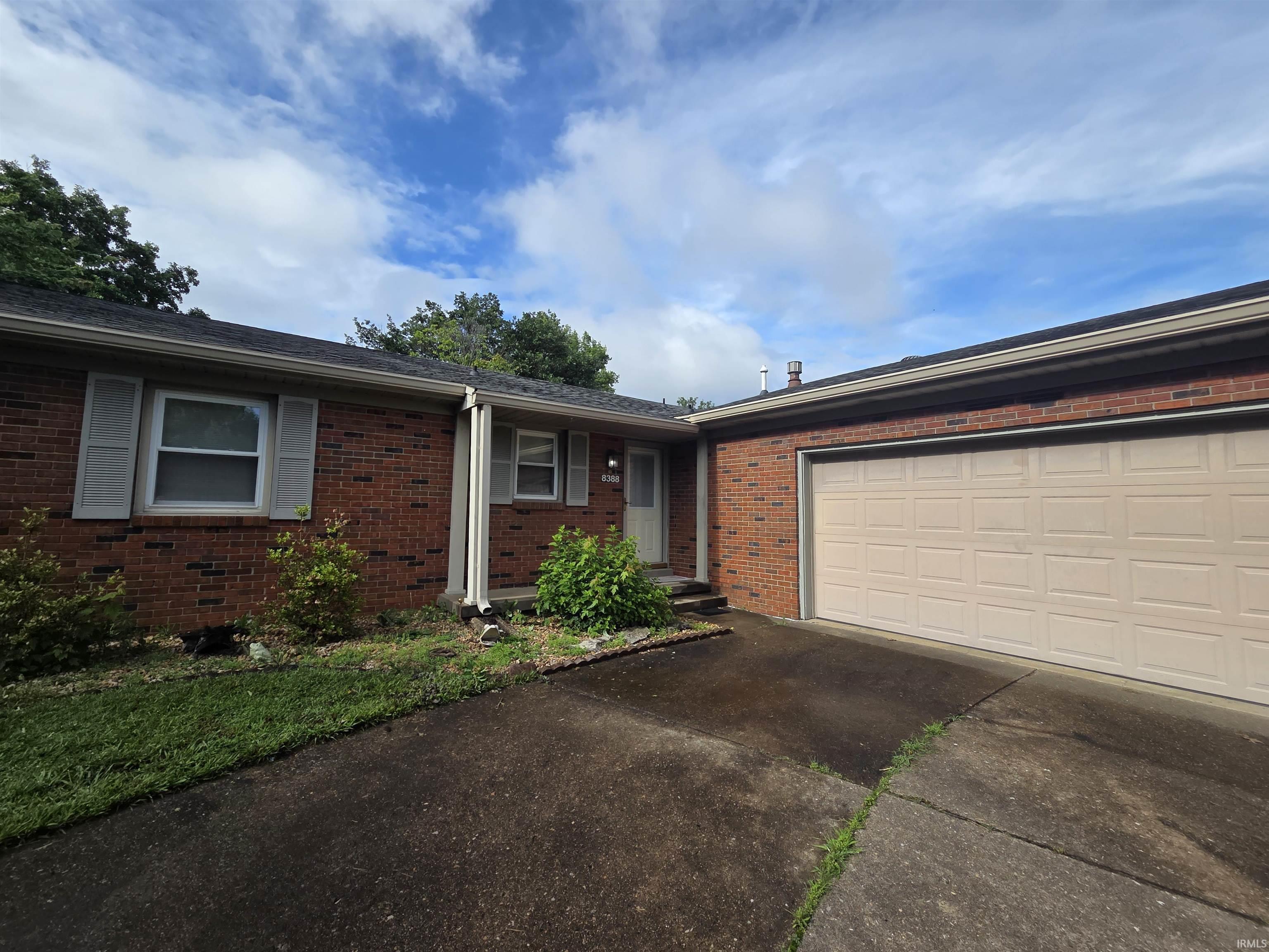 Homes for sale in Newburgh, IN | 8388 Chestnut Dr, Newburgh, IN 47630 | MLS# 202620152