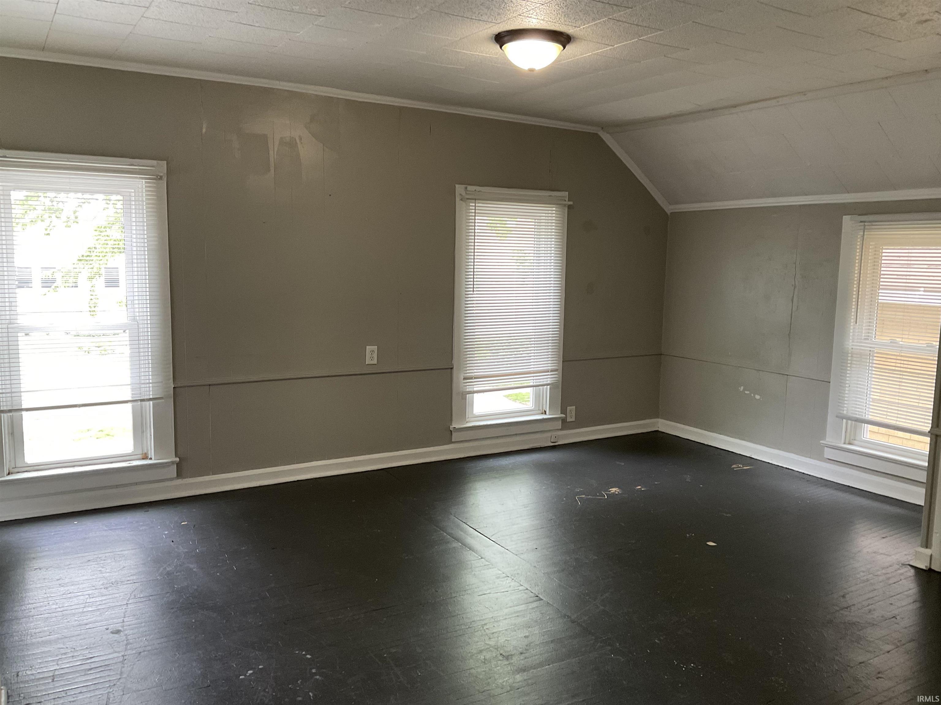 Photo 3 of 1637 Saint Marys Avenue