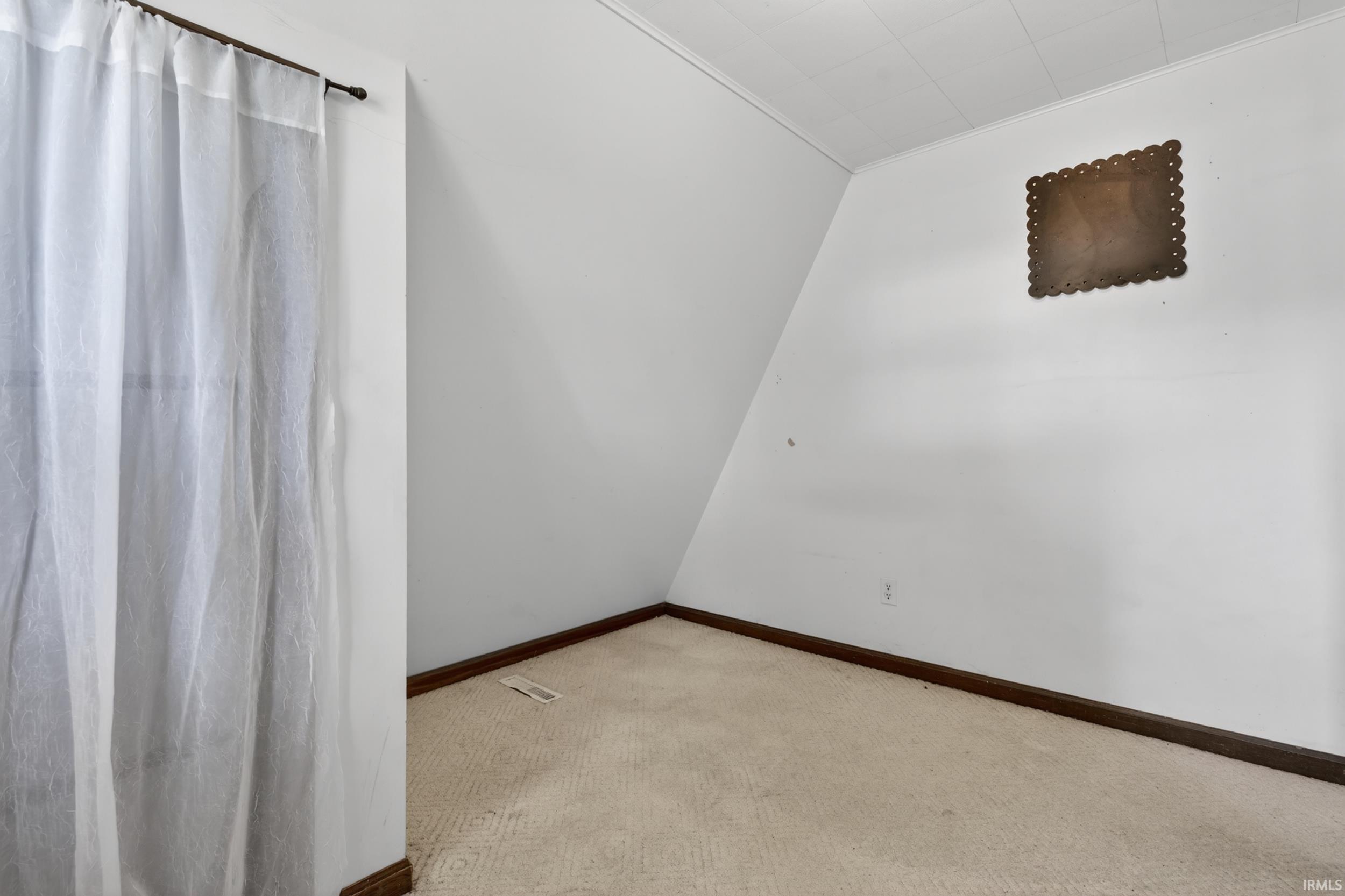 bedroom with carpet
