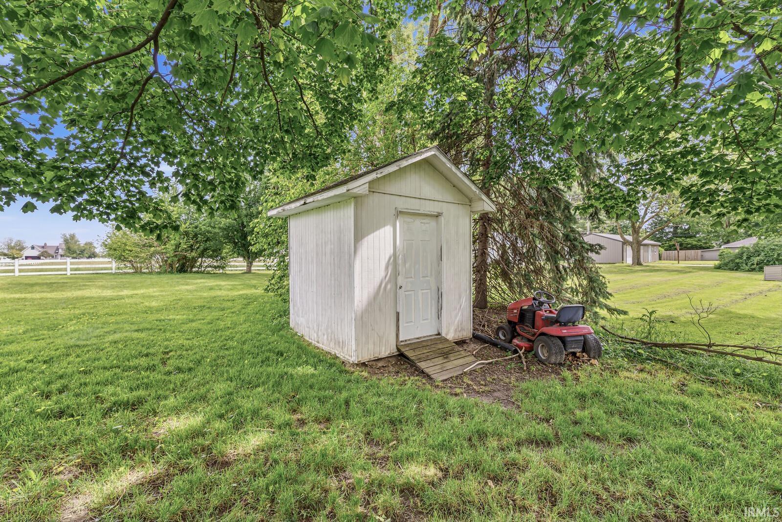 Photo 7 of 800 E Waterford Street