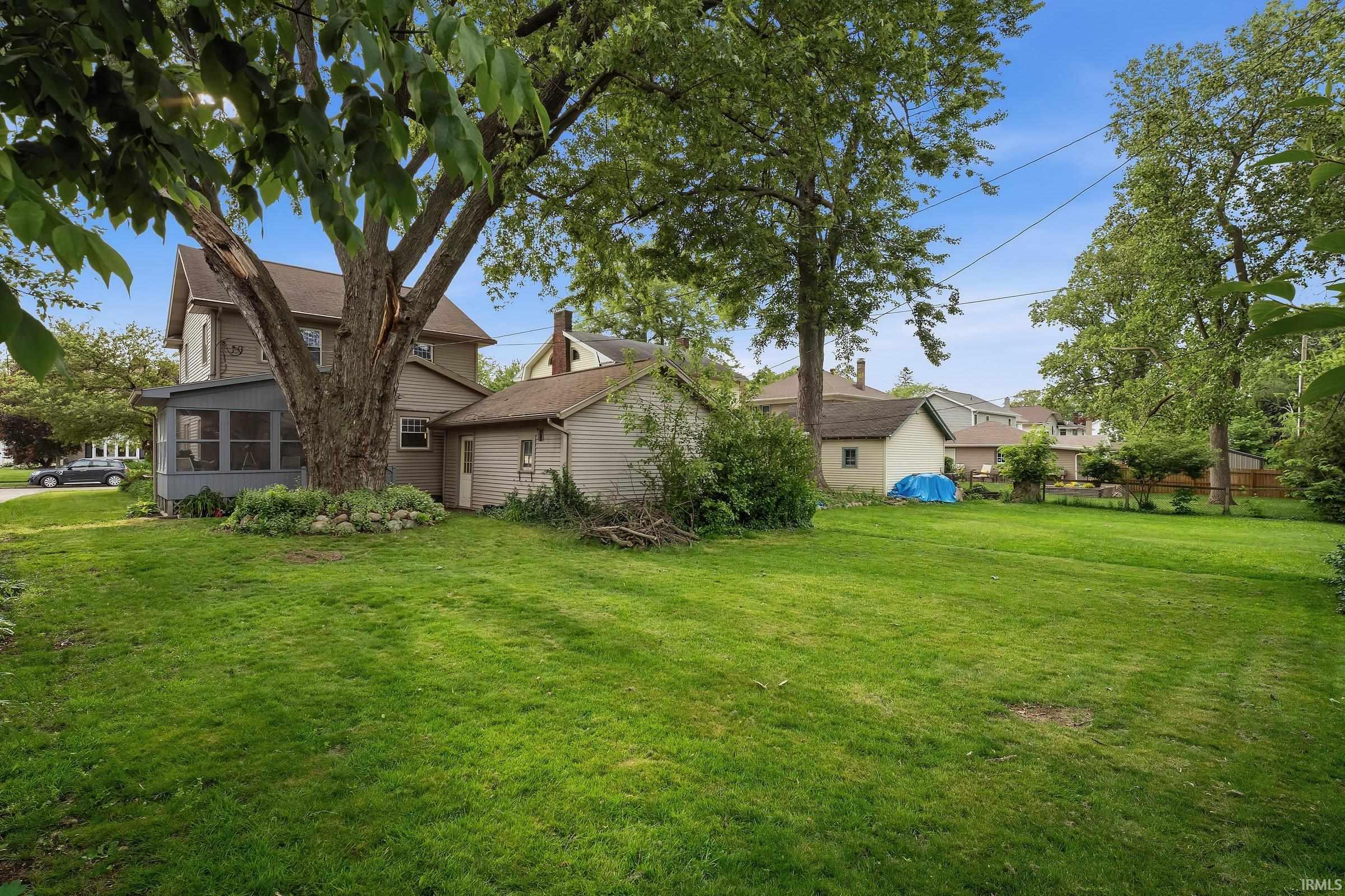 Photo 6 of 162 Manor Avenue