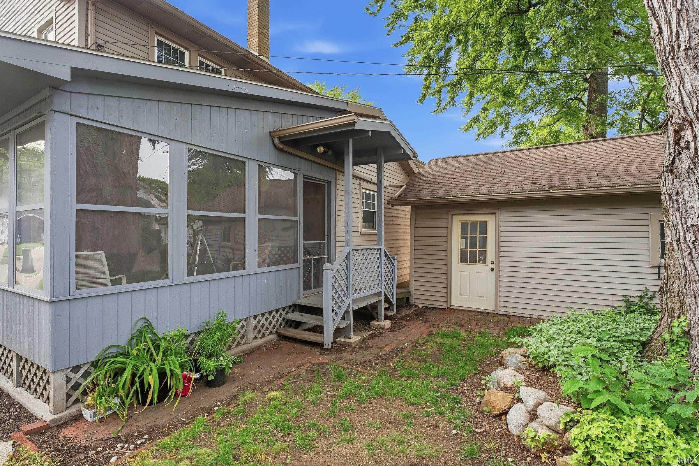 Photo 7 of 162 Manor Avenue