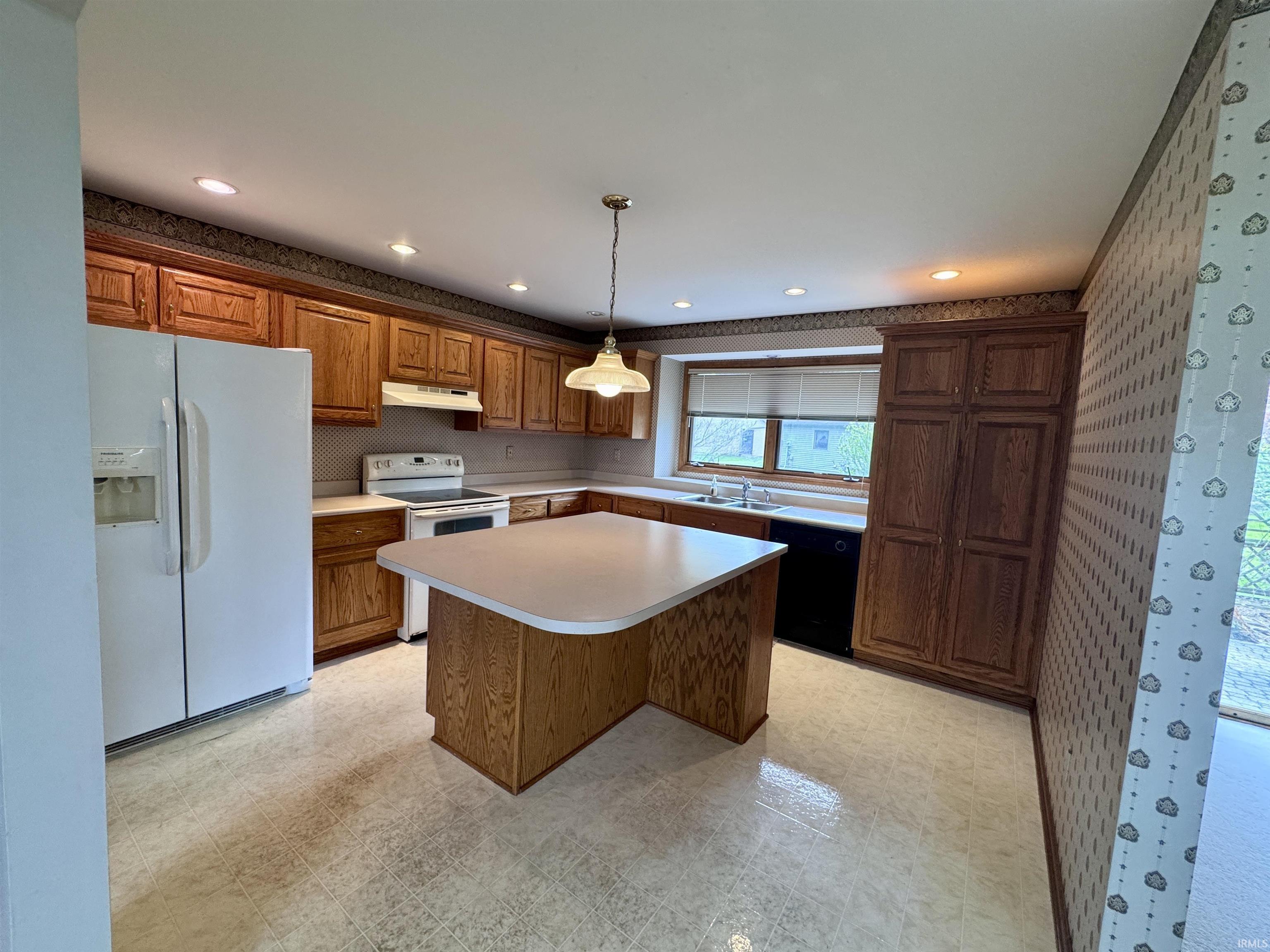 Photo 8 of 1503 Baron Court