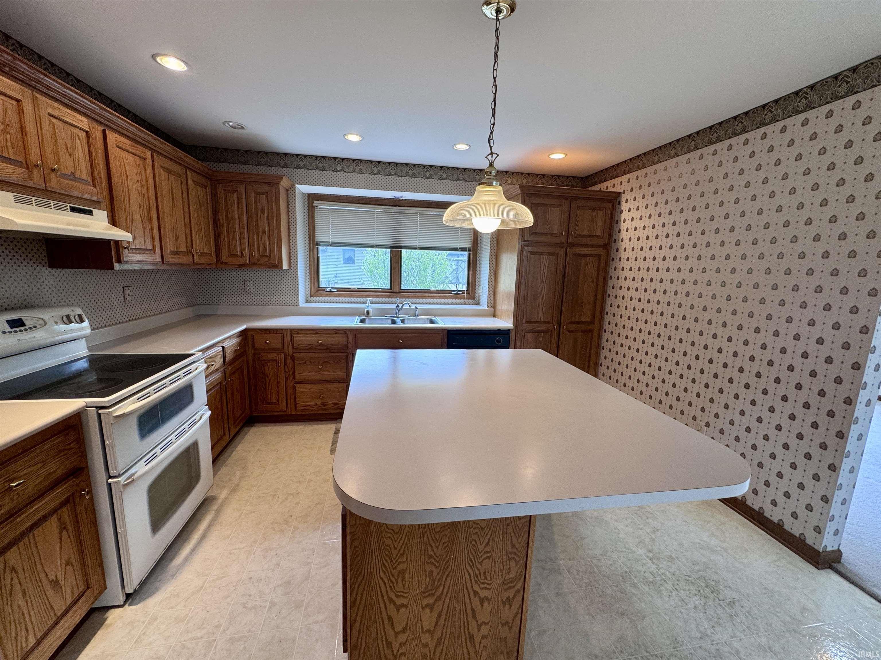 Photo 9 of 1503 Baron Court