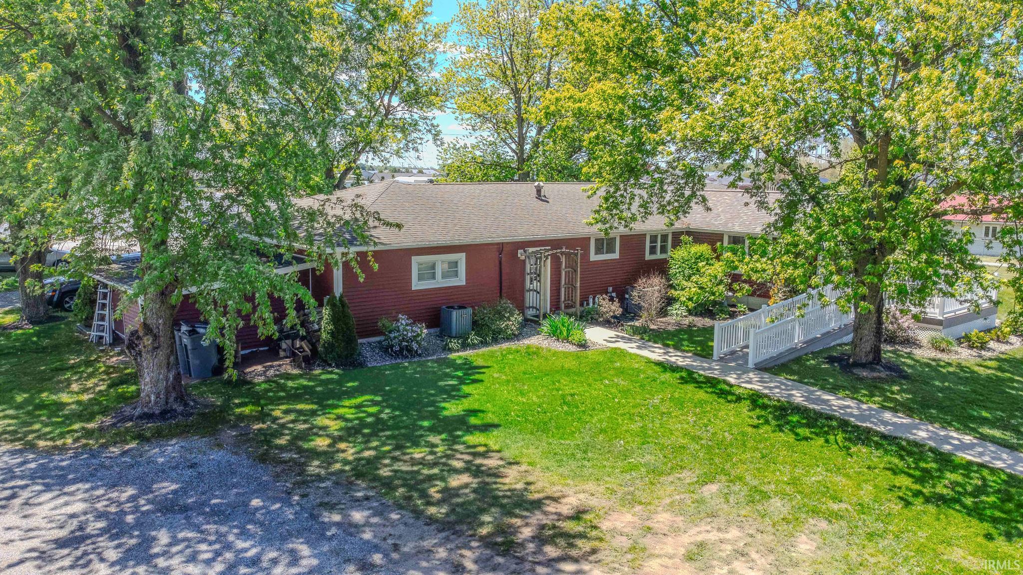 Photo 10 of 240 E Farver Street