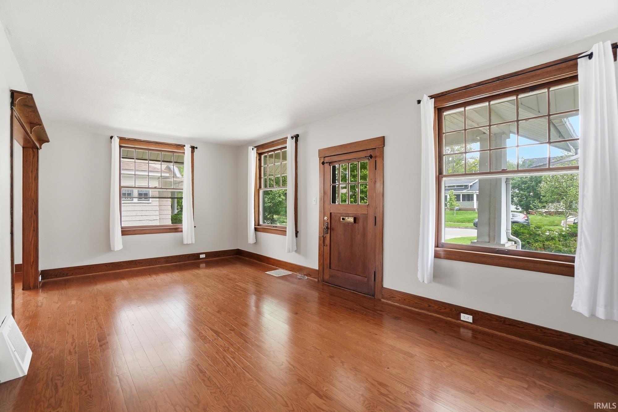 Photo 7 of 4108 Indiana Avenue