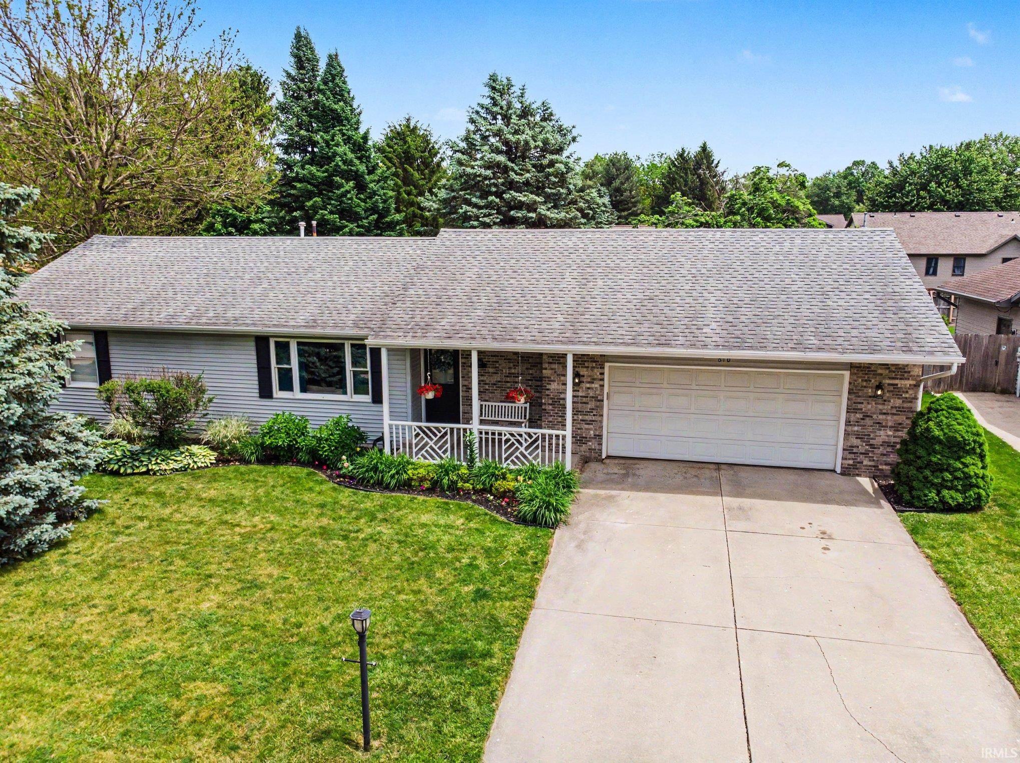 Photo 2 of 610 Danbury Drive