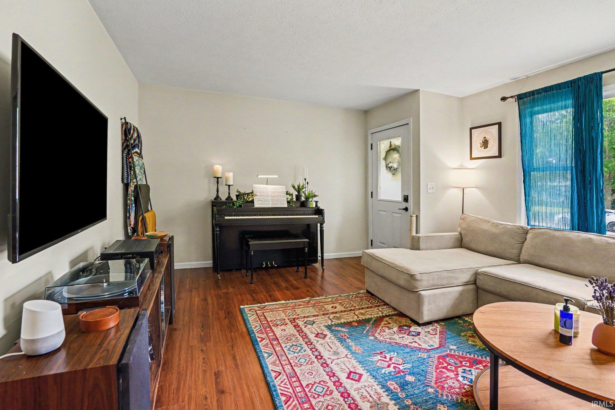 Photo 5 of 610 Danbury Drive