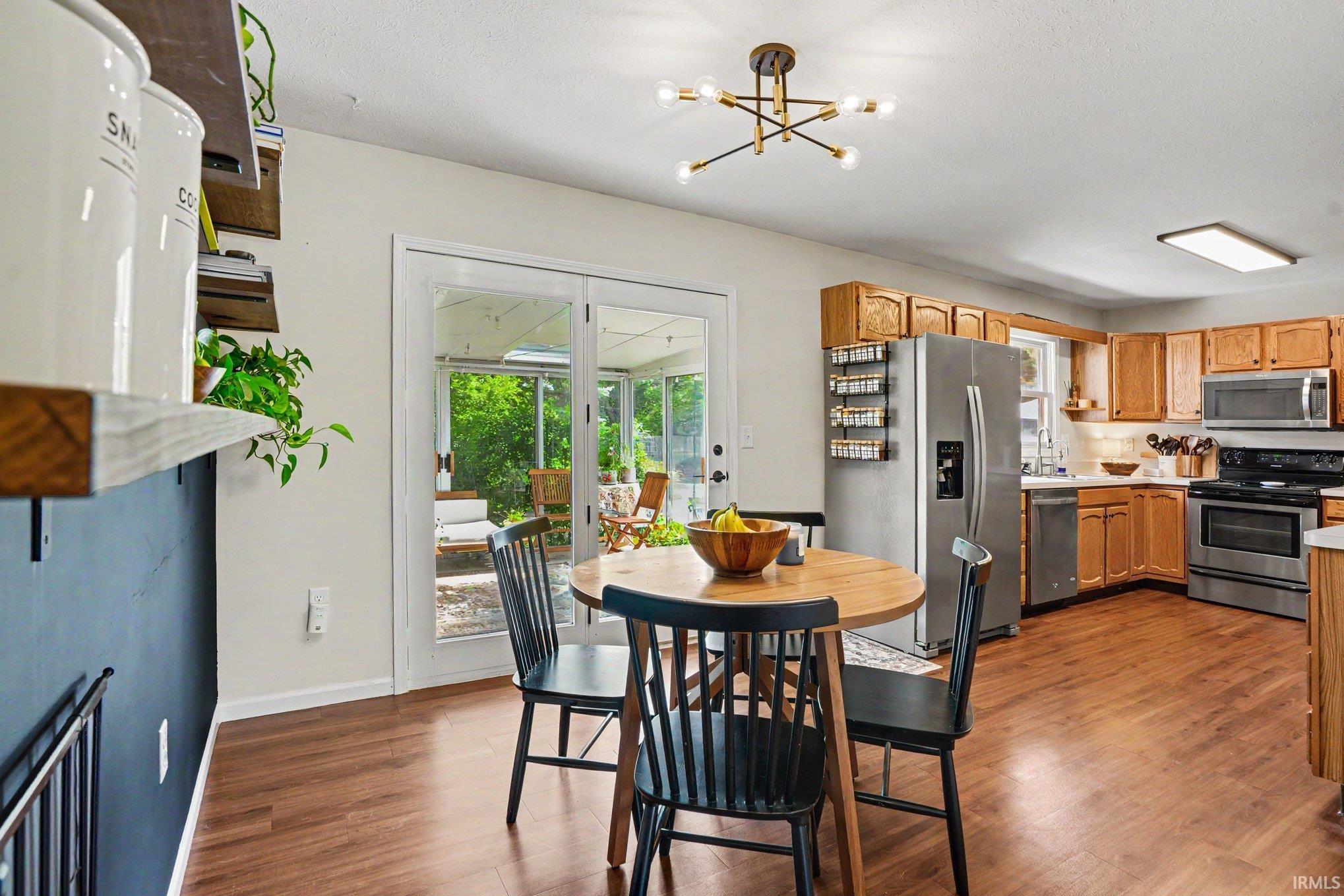 Photo 7 of 610 Danbury Drive