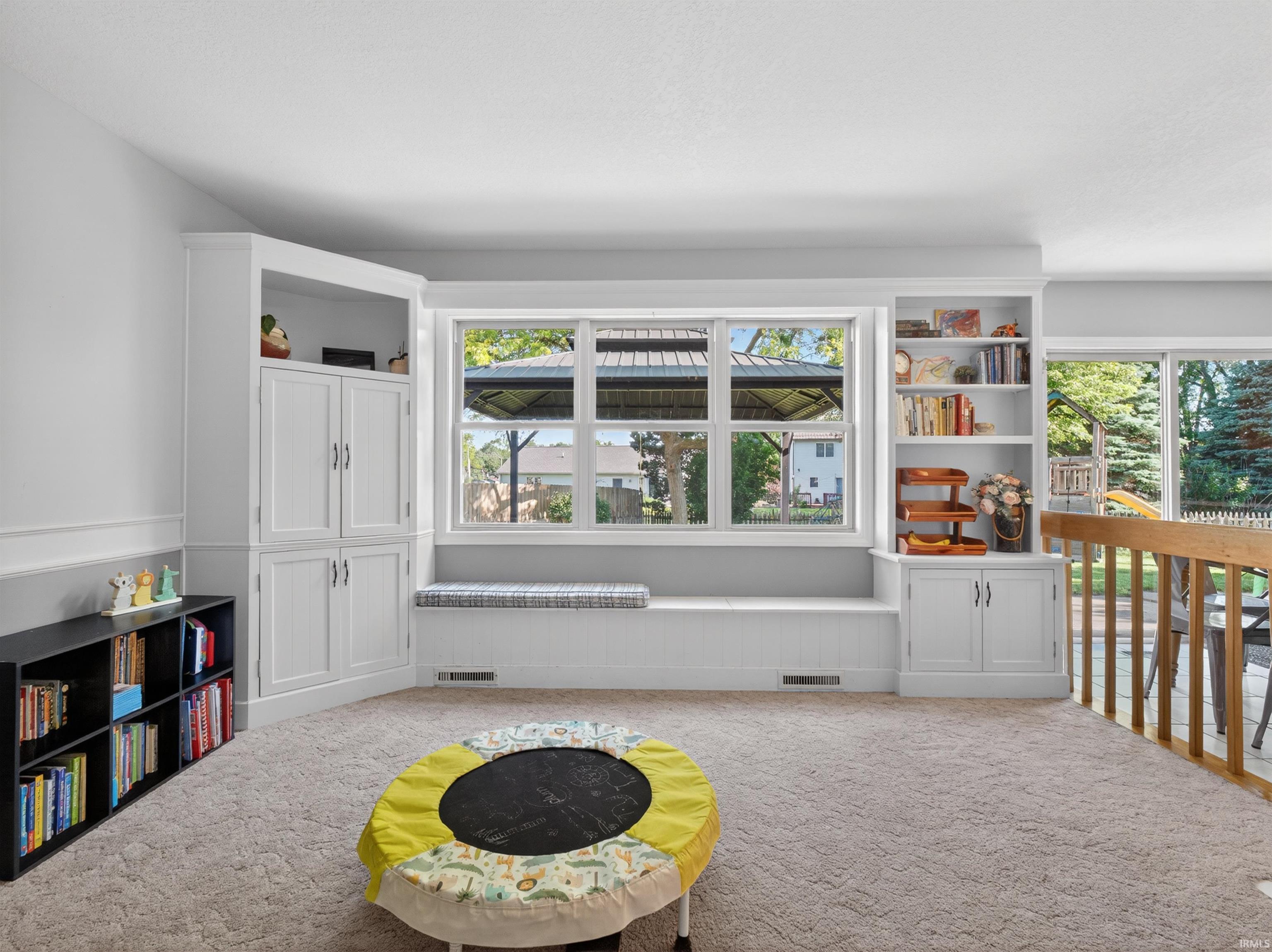 Built-in window seat with integrated storage