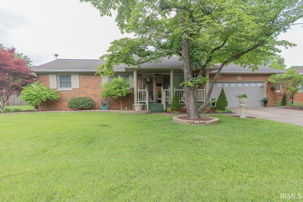 Welcome to 1800 N Thomas Avenue