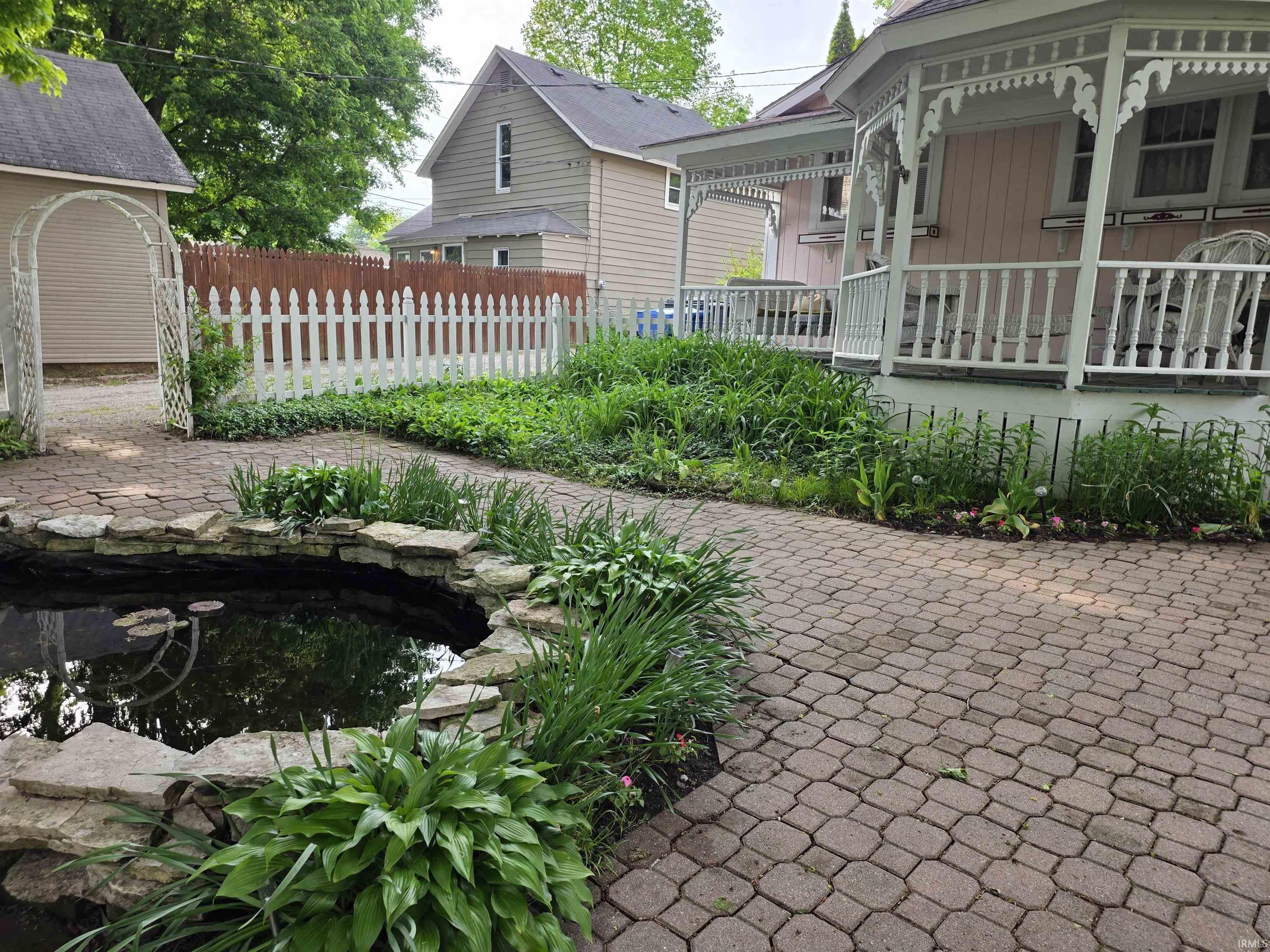 Photo 24 of 114 E Tulley Street