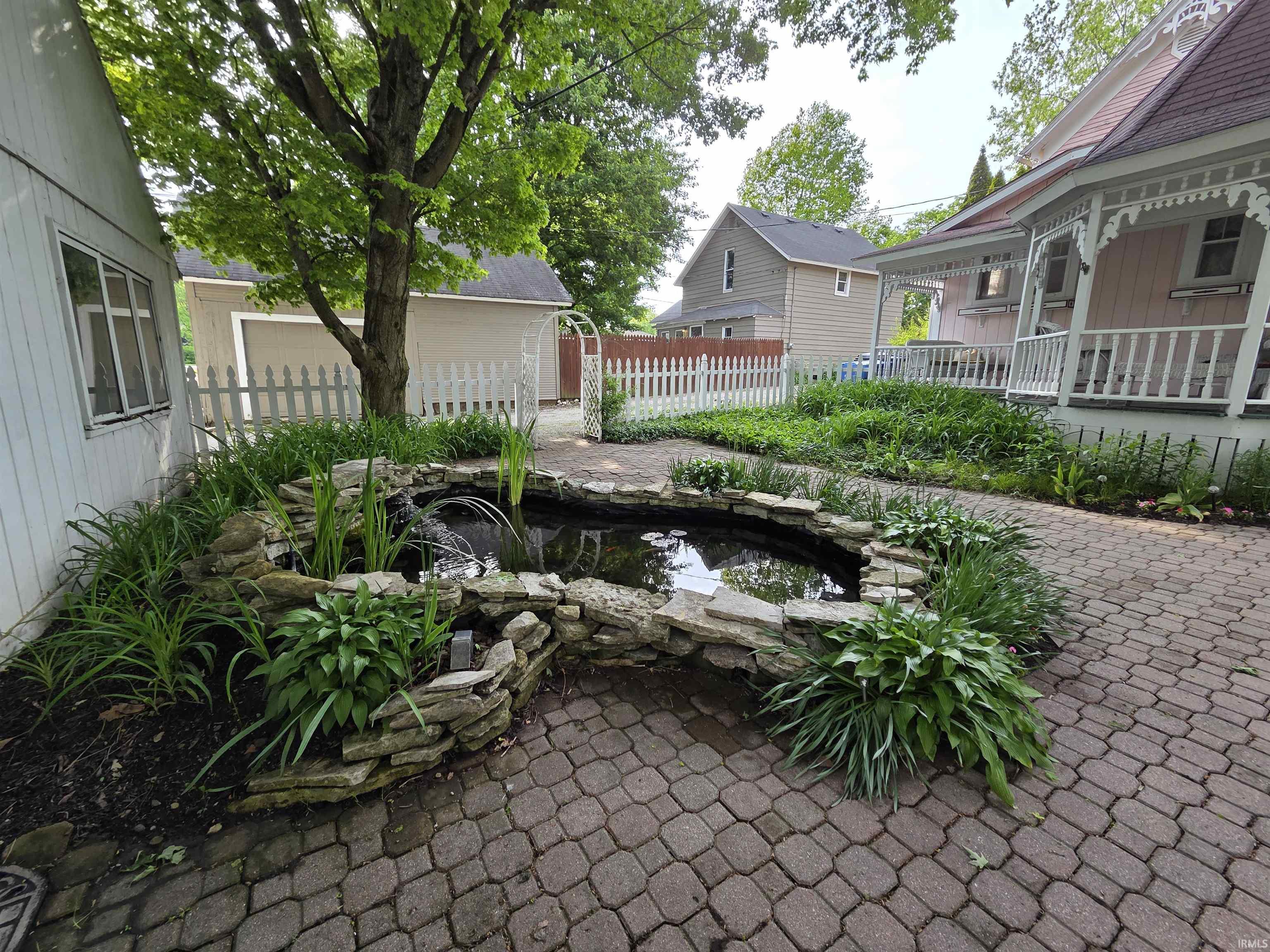 Photo 30 of 114 E Tulley Street