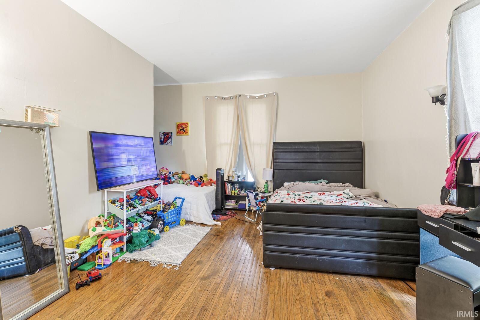 Photo 11 of 323 S 6th Street