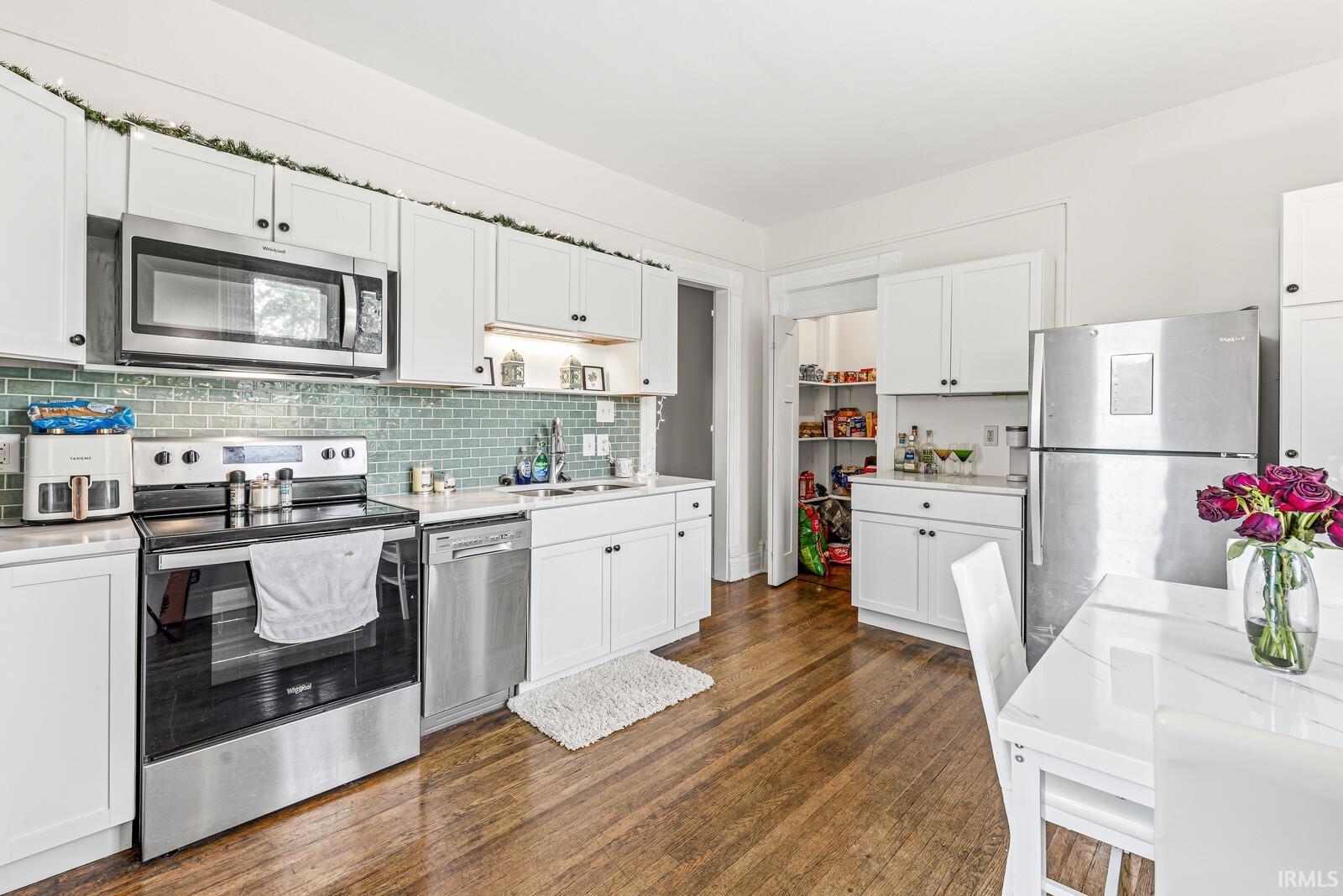 Photo 5 of 323 S 6th Street