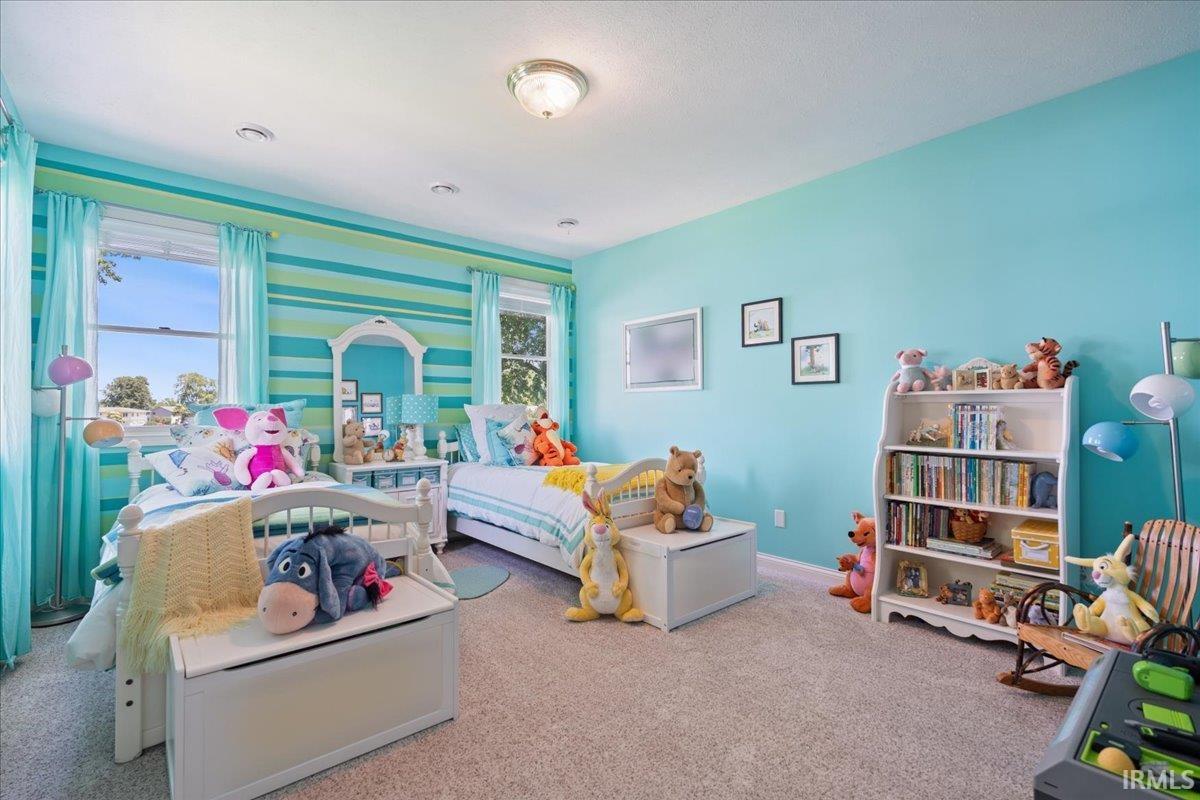 Third Bedroom overlooking the lake and large walk in closet