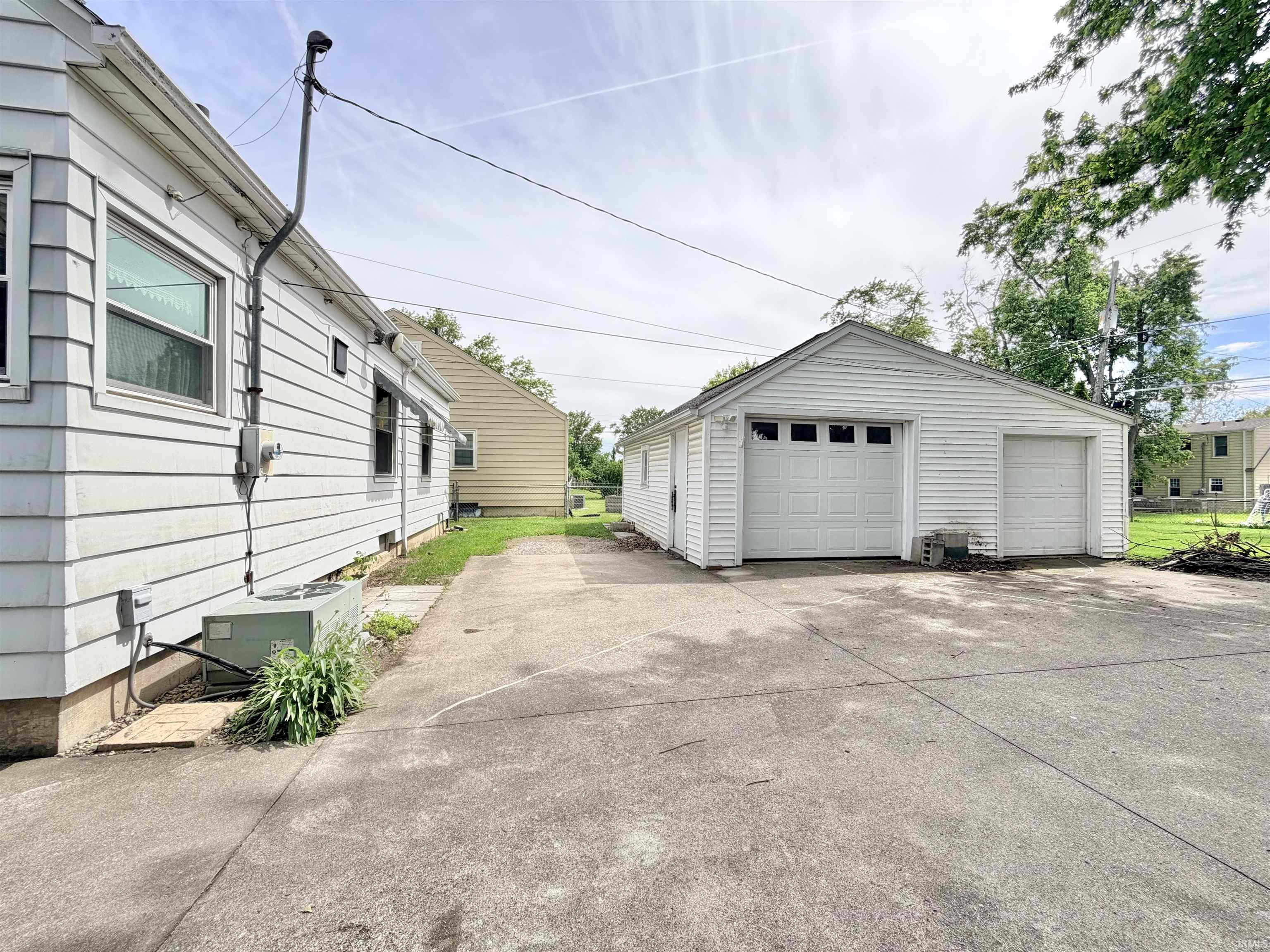 Photo 4 of 4812 Fairfield Avenue