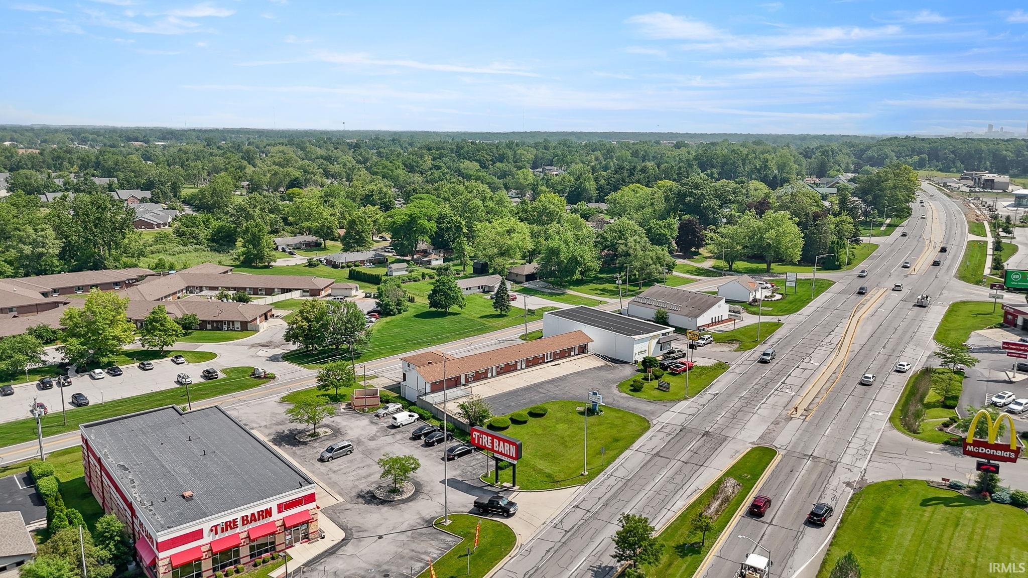 Photo 10 of 5634 W Jefferson Boulevard