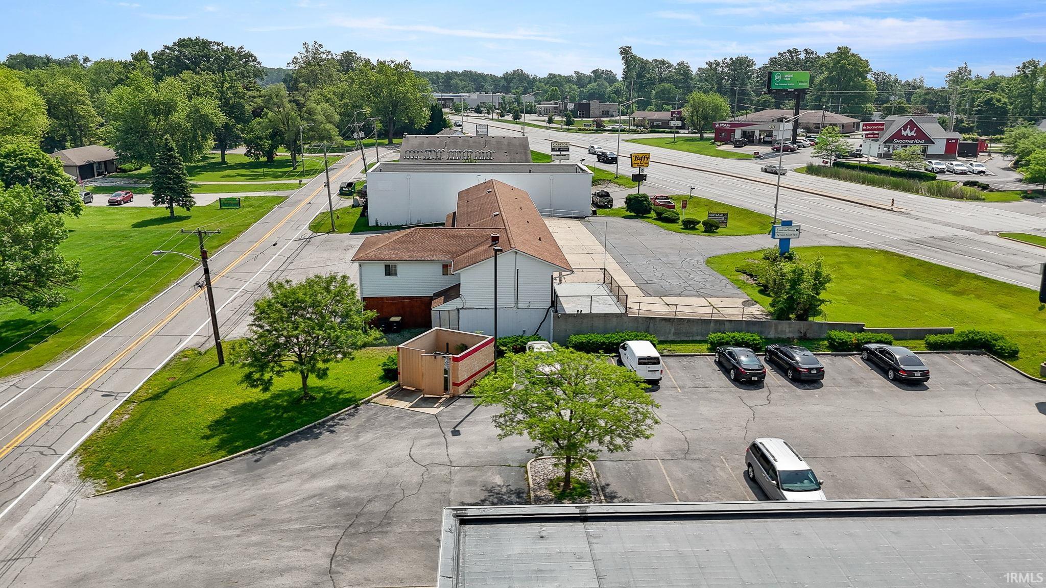 Photo 12 of 5634 W Jefferson Boulevard