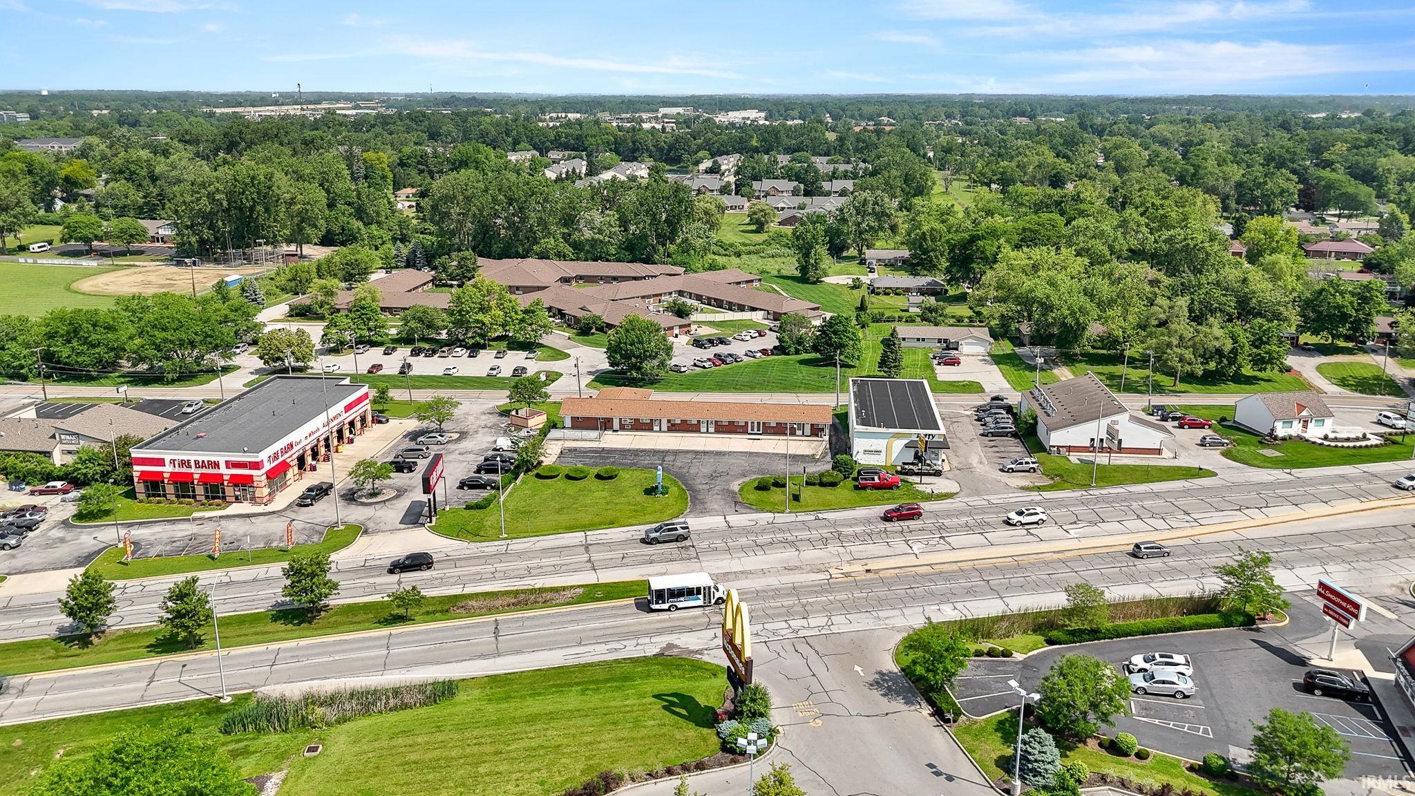 Photo 14 of 5634 W Jefferson Boulevard