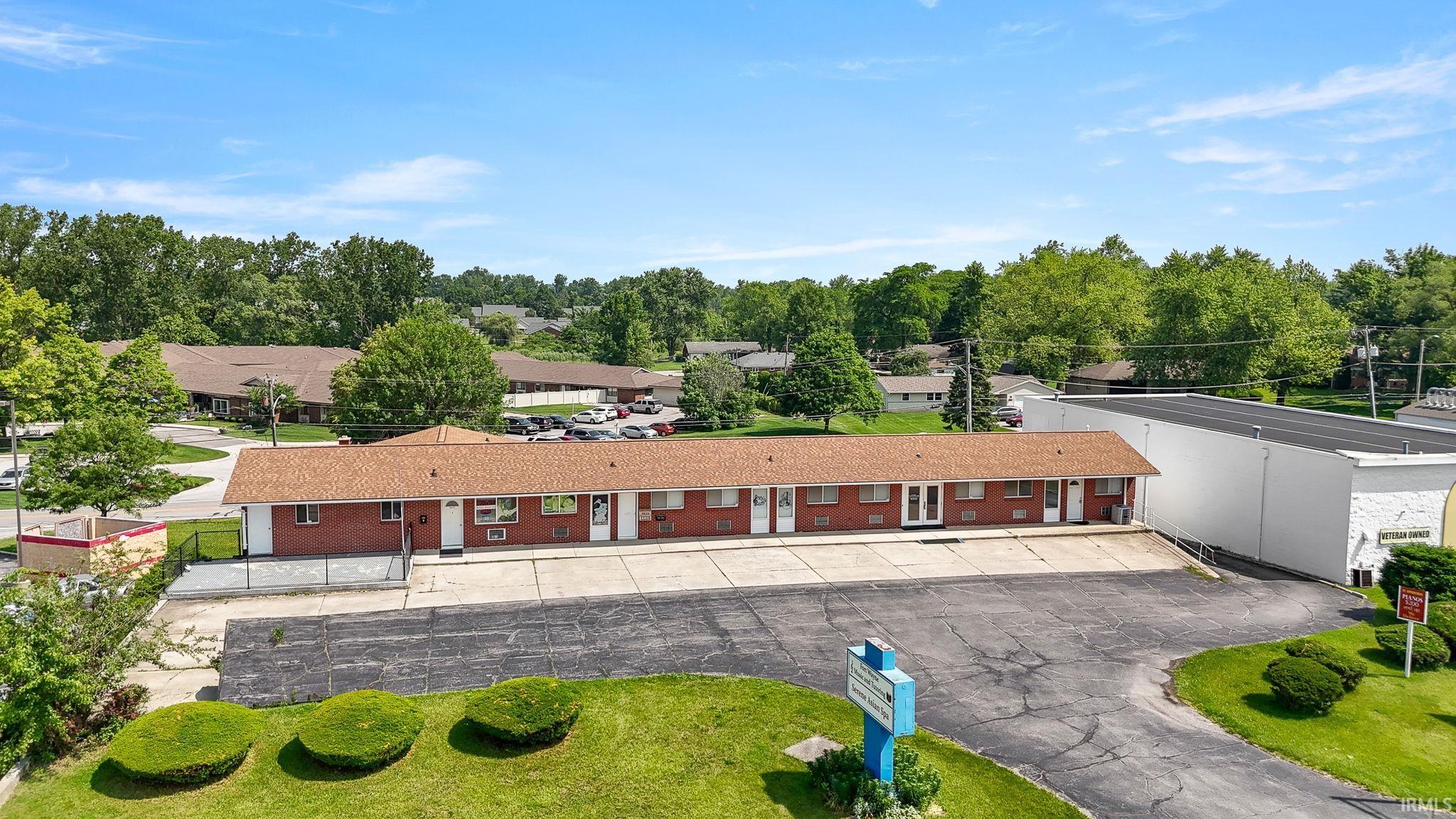 Photo 15 of 5634 W Jefferson Boulevard