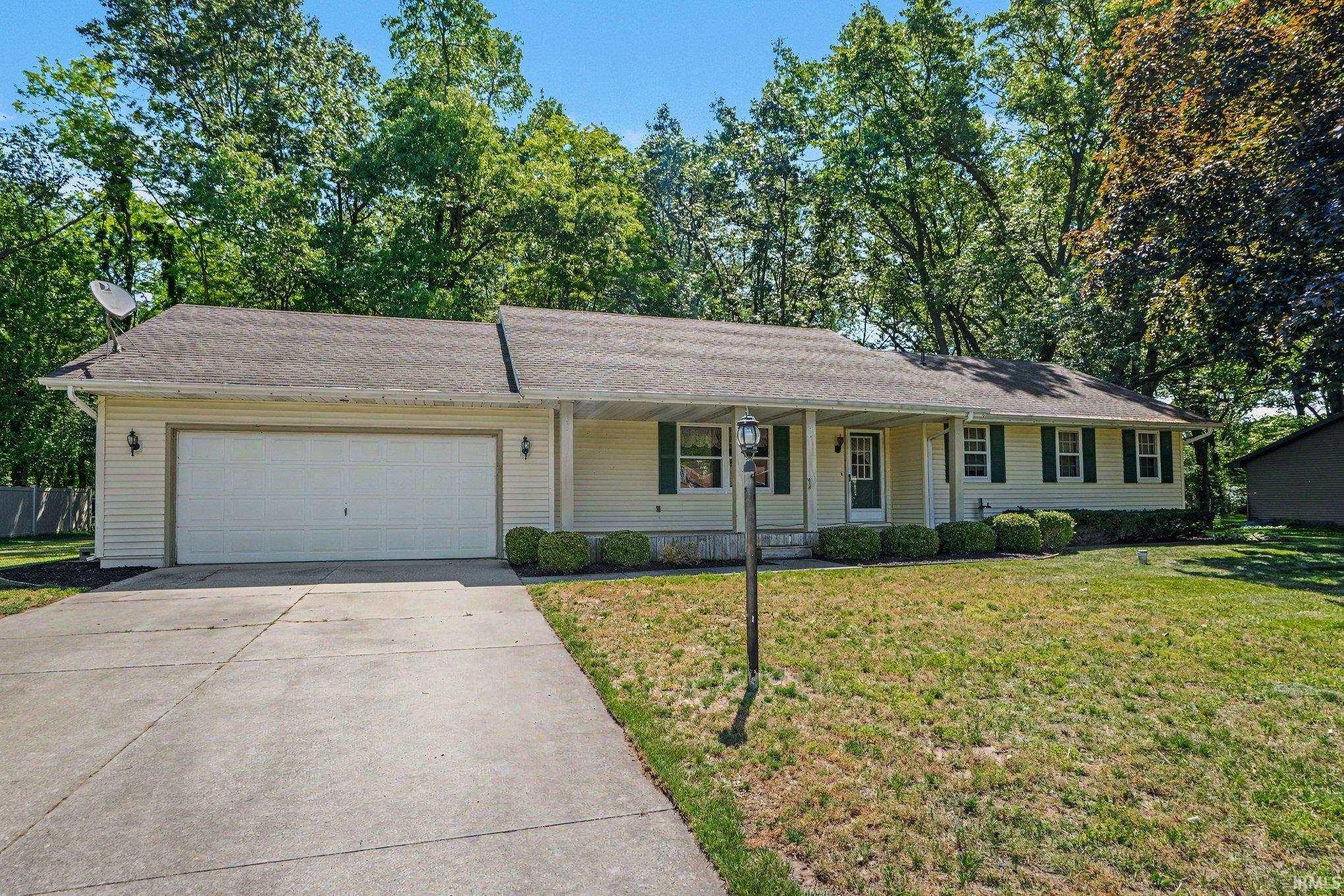 Homes for sale in Osceola, IN | 55864 Jefferson Knolls Dr, Osceola, IN 46561 | MLS# 202621526
