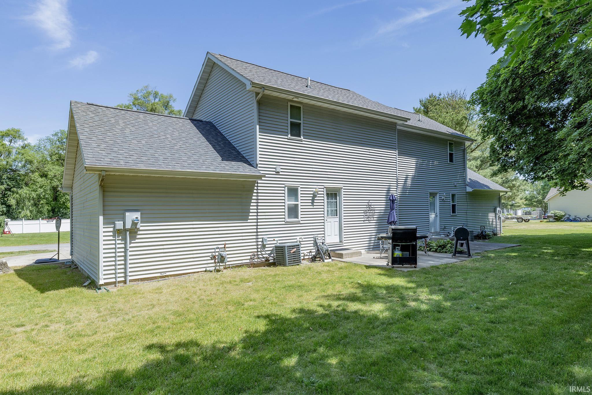 Photo 3 of 23724/23726 Springriver Drive