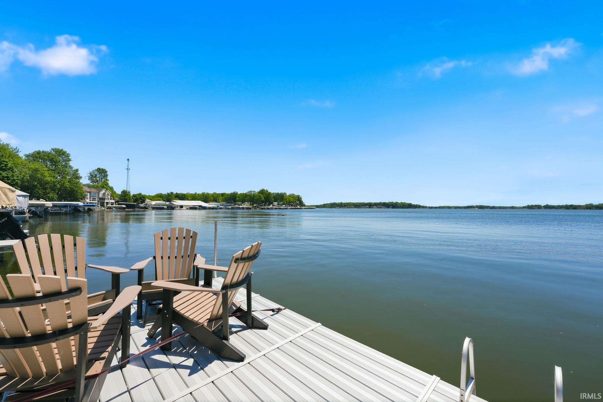 Dockside seating with direct water access