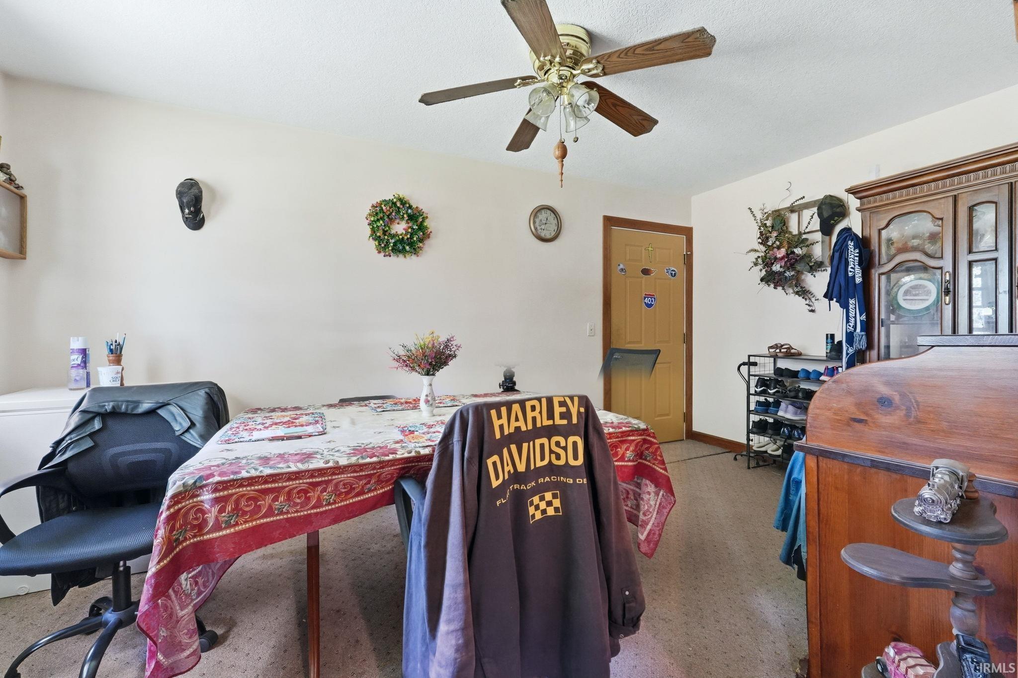 Recessed ceiling with a ceiling fan