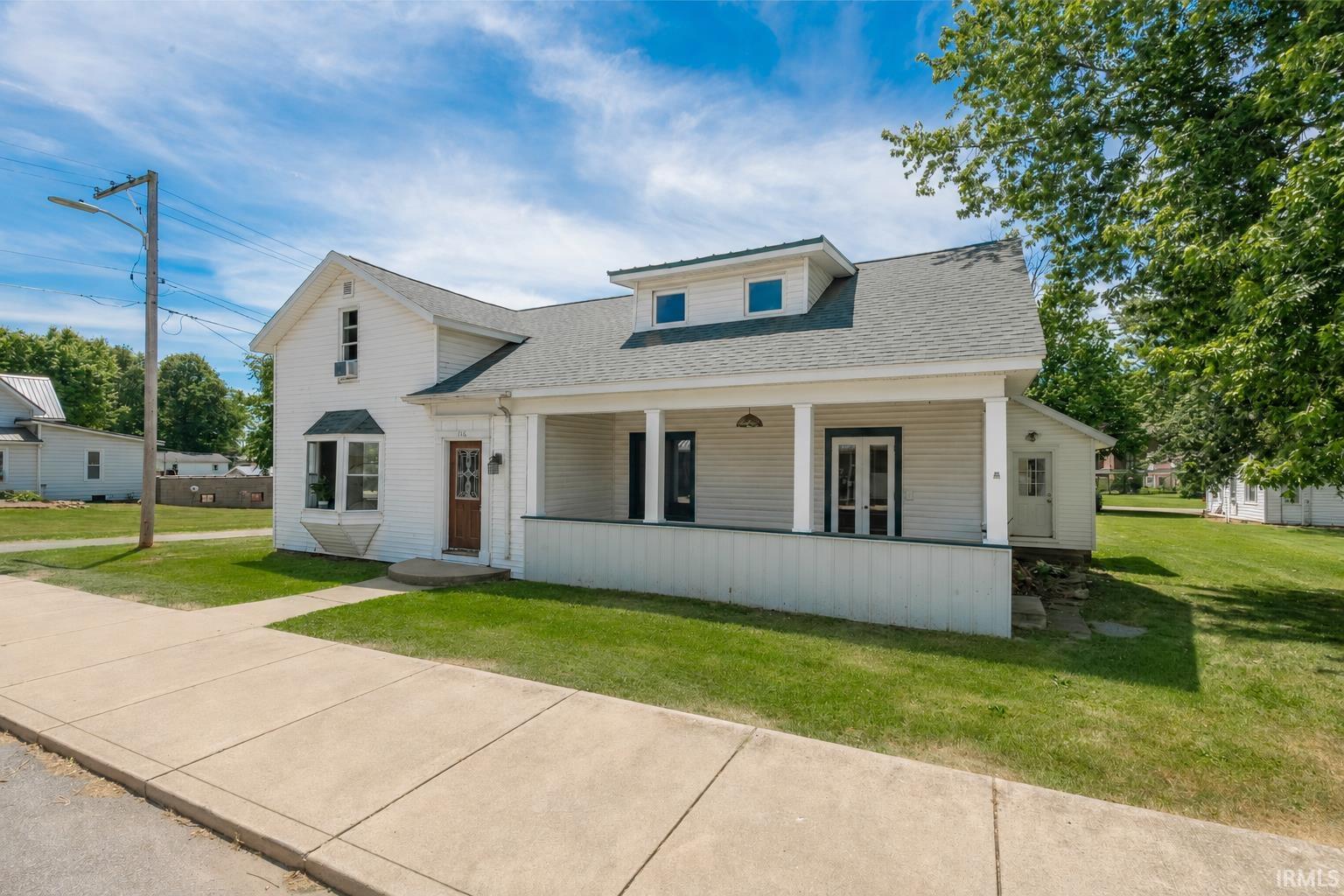 Homes for sale in Etna Green, IN | 116 S Walnut St, Etna Green, IN 46524 | MLS# 202621862