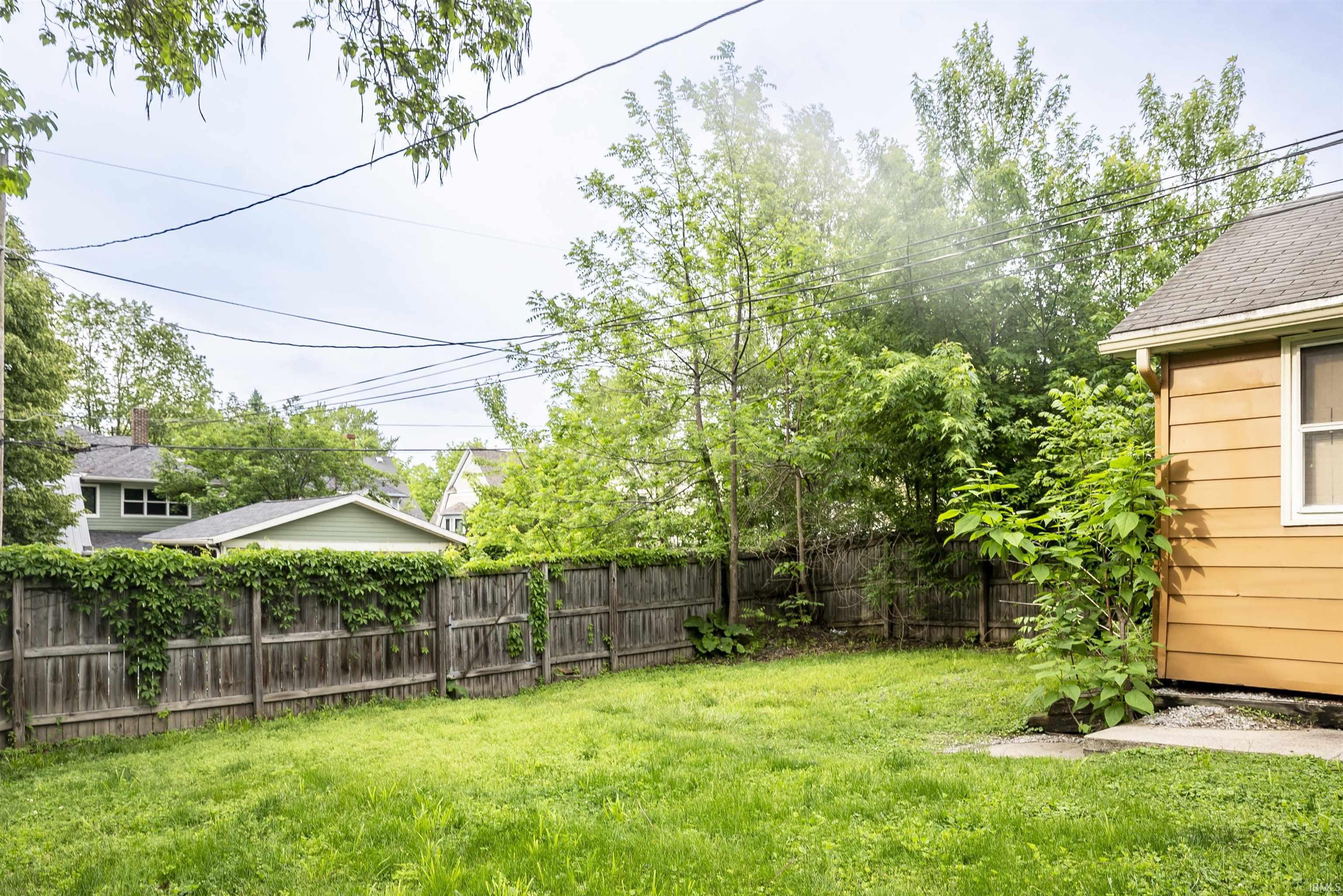 Photo 16 of 1332 W Washington Boulevard