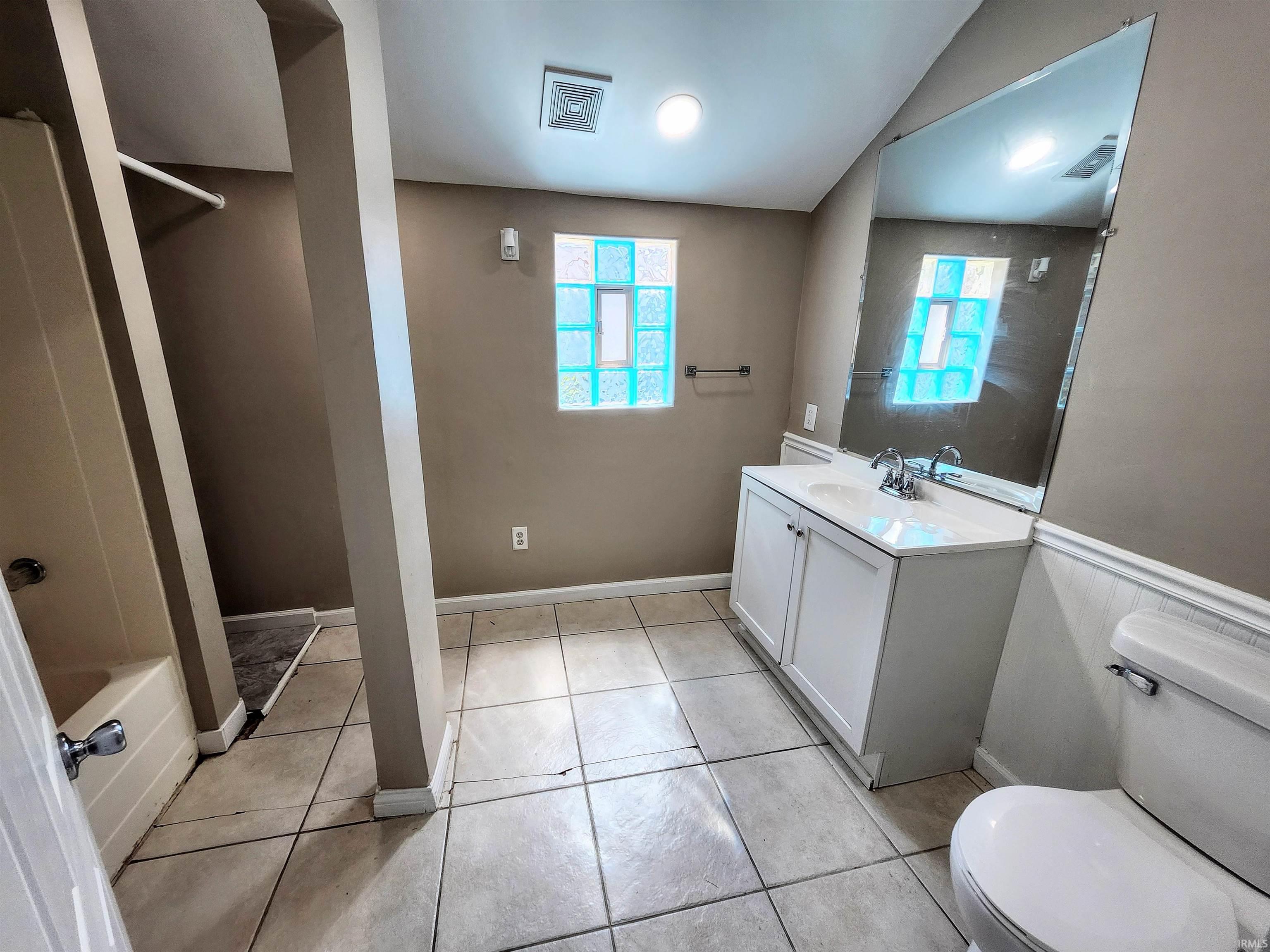 Photo 12 of 436 E Taber Street