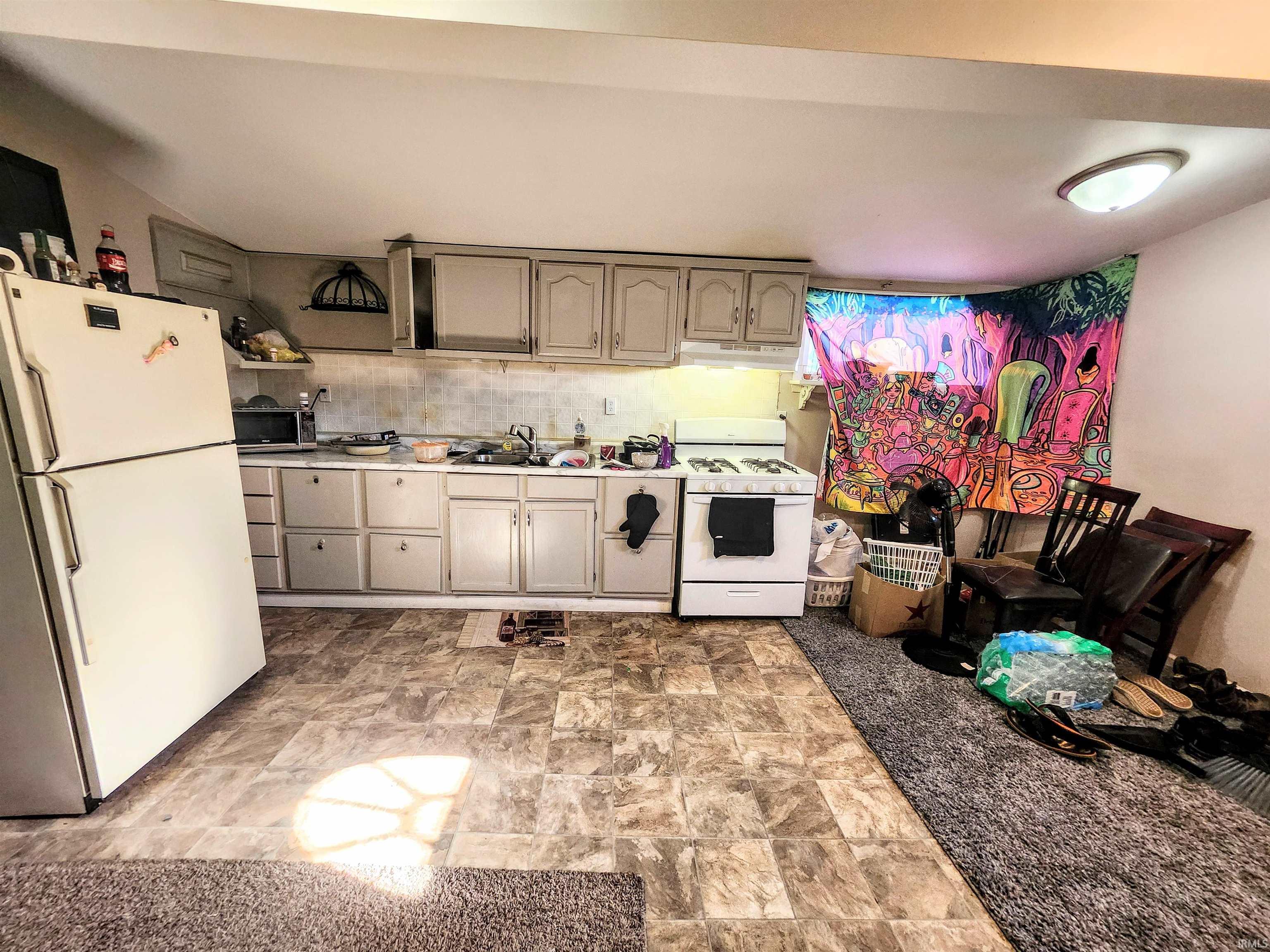 Photo 16 of 436 E Taber Street