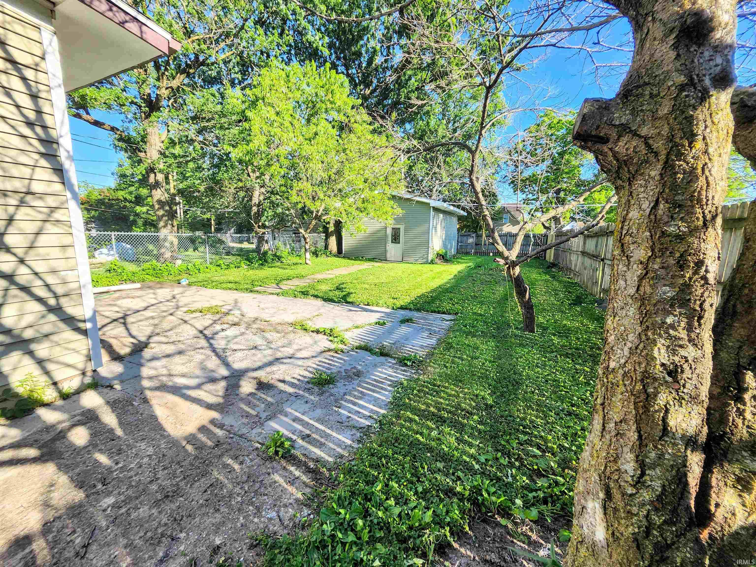 Photo 4 of 436 E Taber Street
