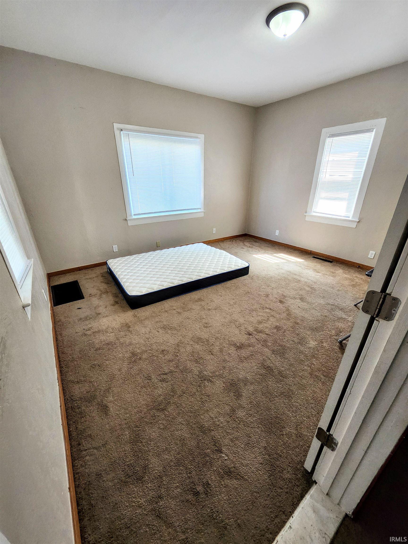 Photo 7 of 436 E Taber Street