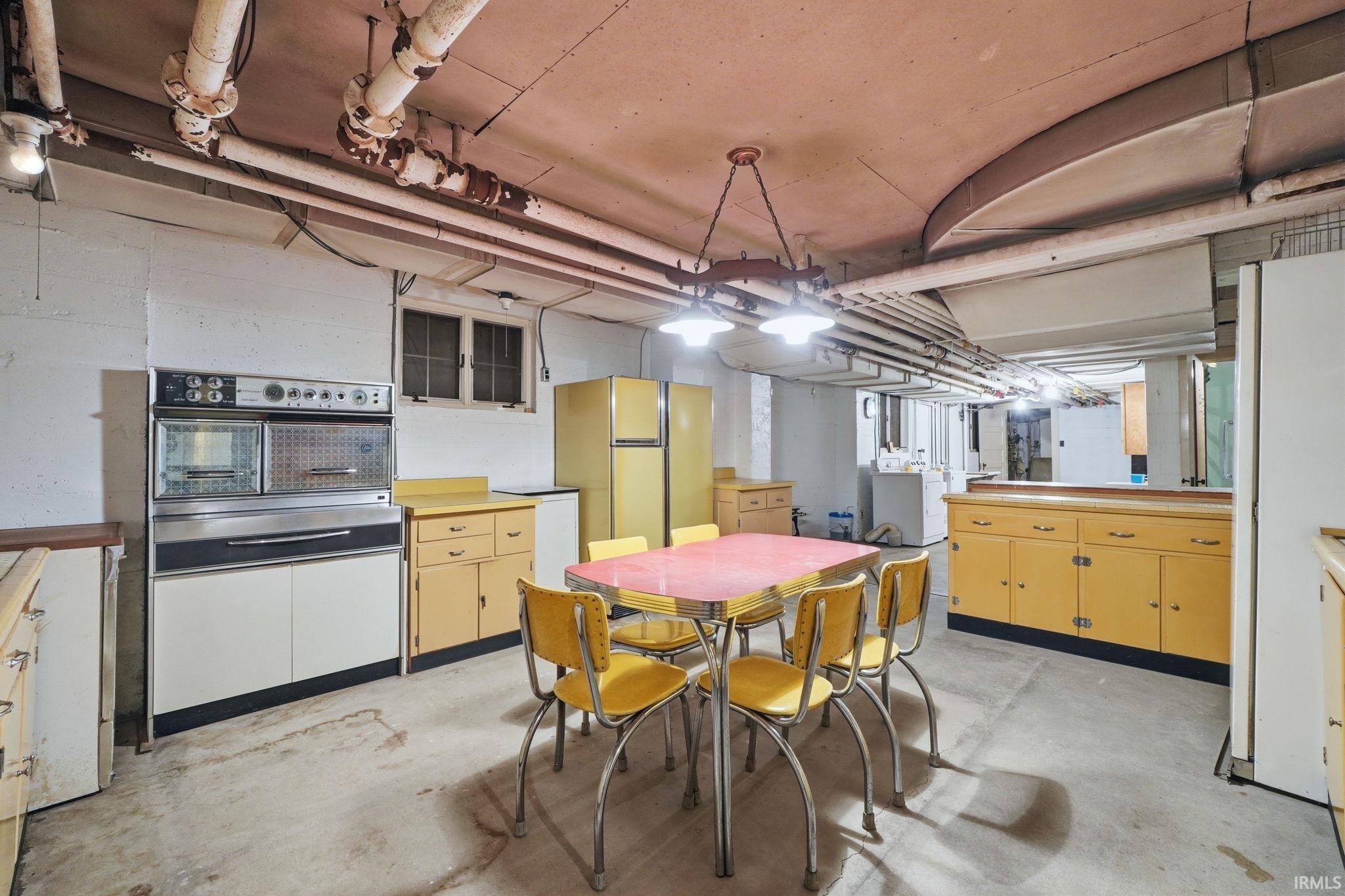 Photo 33 of 300 W 7th Street