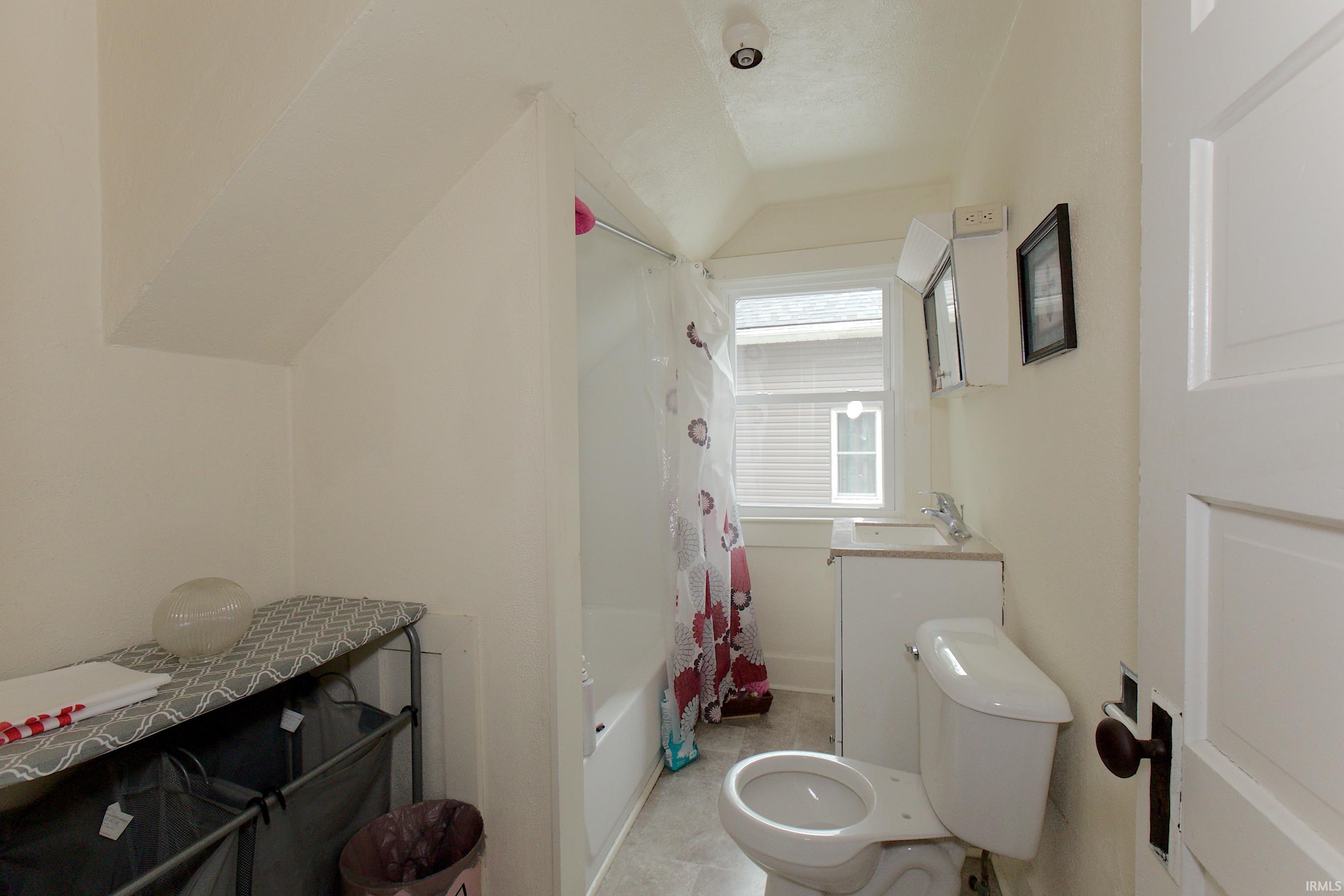 Photo 12 of 607 E Tipton Street