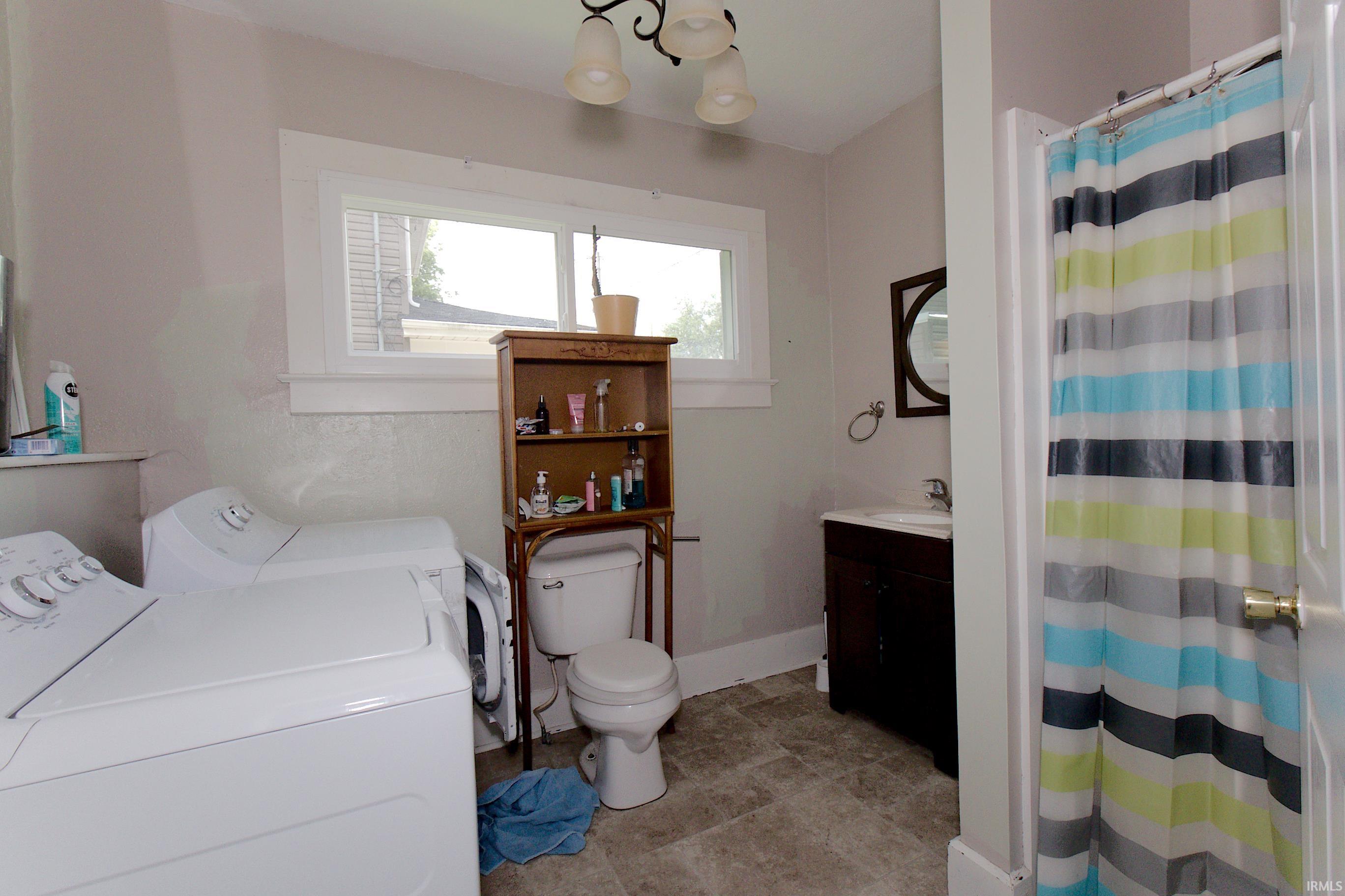Photo 6 of 607 E Tipton Street