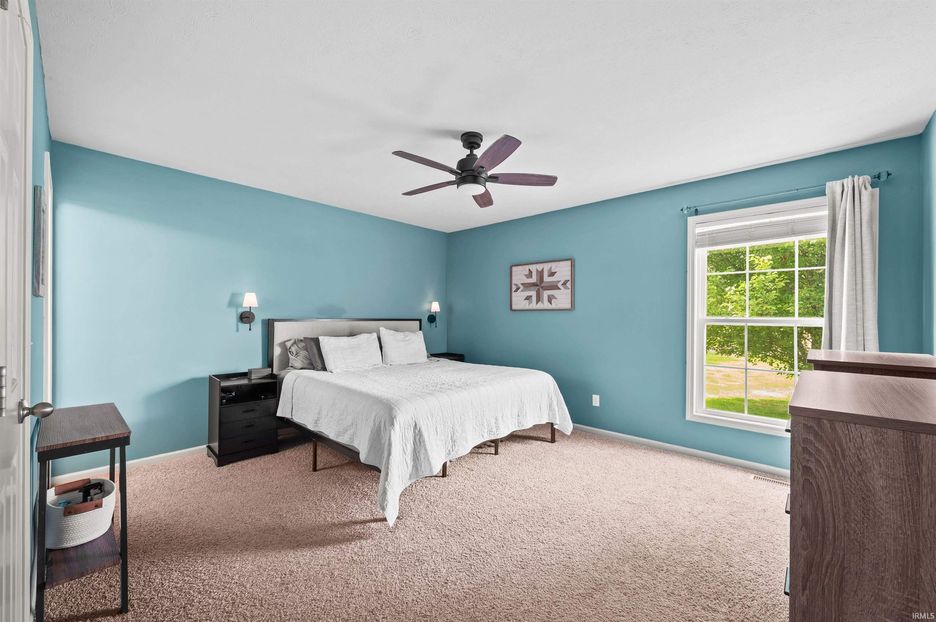 Primary bedroom en-suite