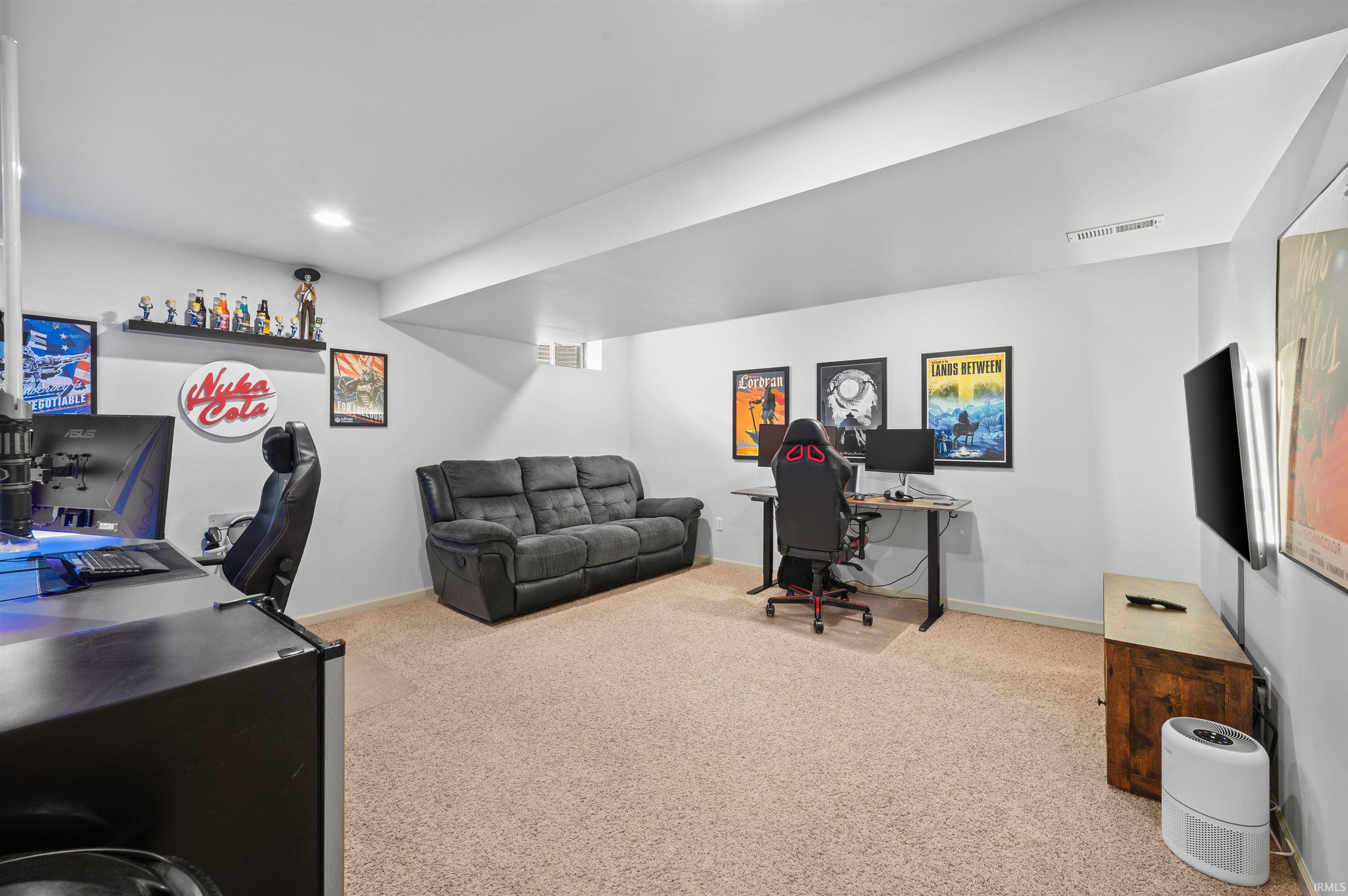 lower level den/office/nonconforming bedroom