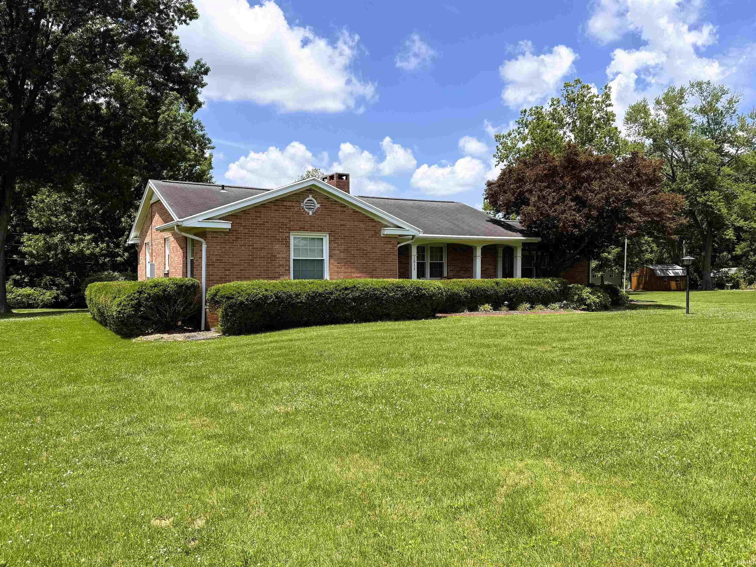 Homes for sale in Evansville, IN | 1311 Mcdowell Rd, Evansville, IN 47712 | MLS# 202623625