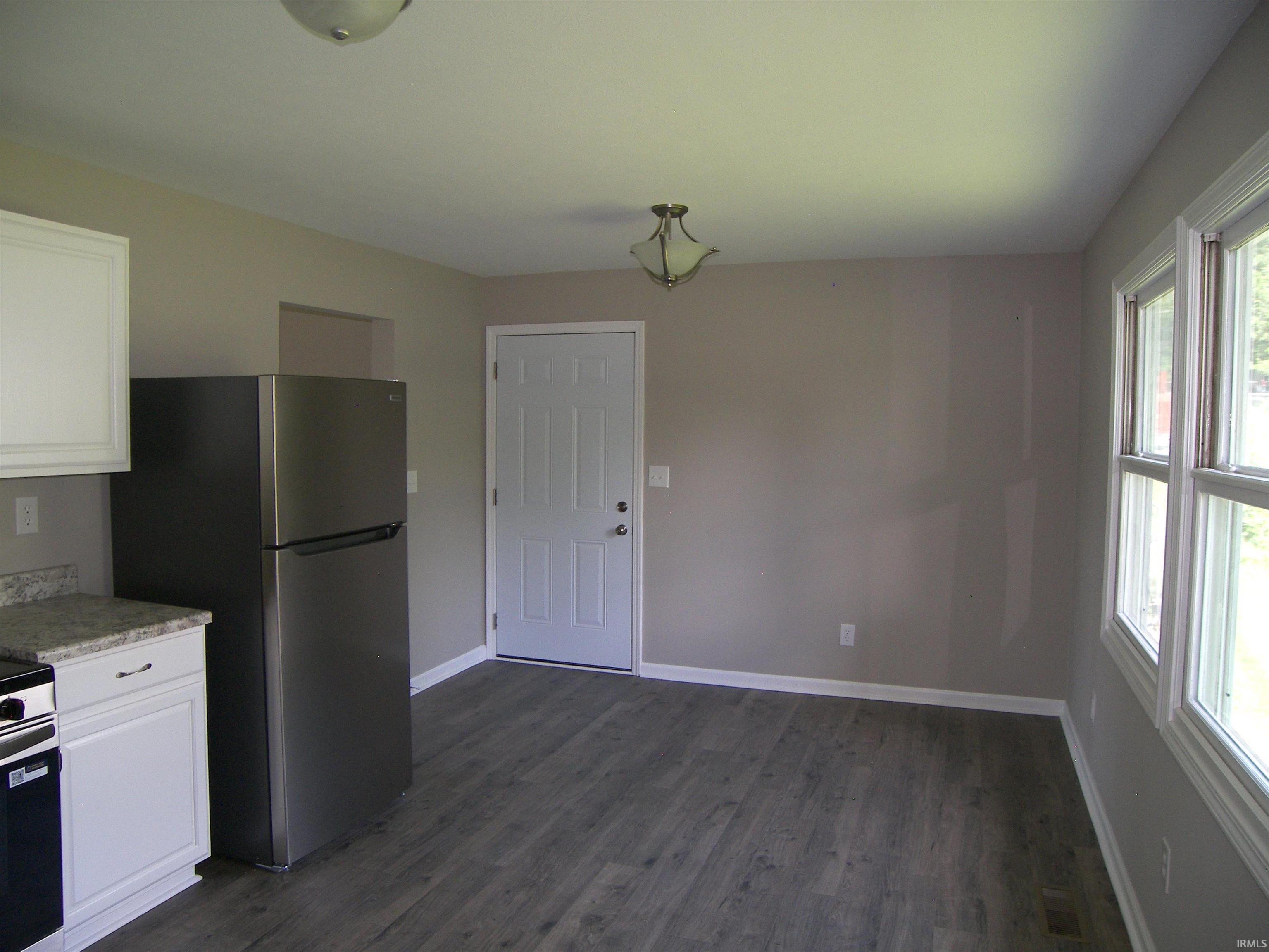 Photo 16 of 402 W Pickwick Drive