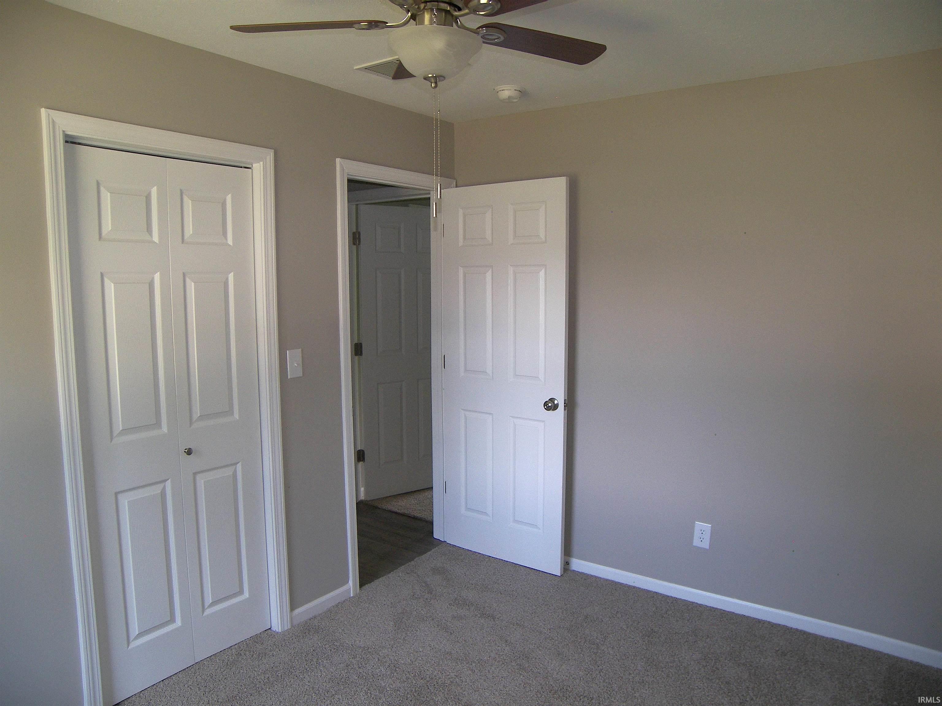 Photo 25 of 402 W Pickwick Drive