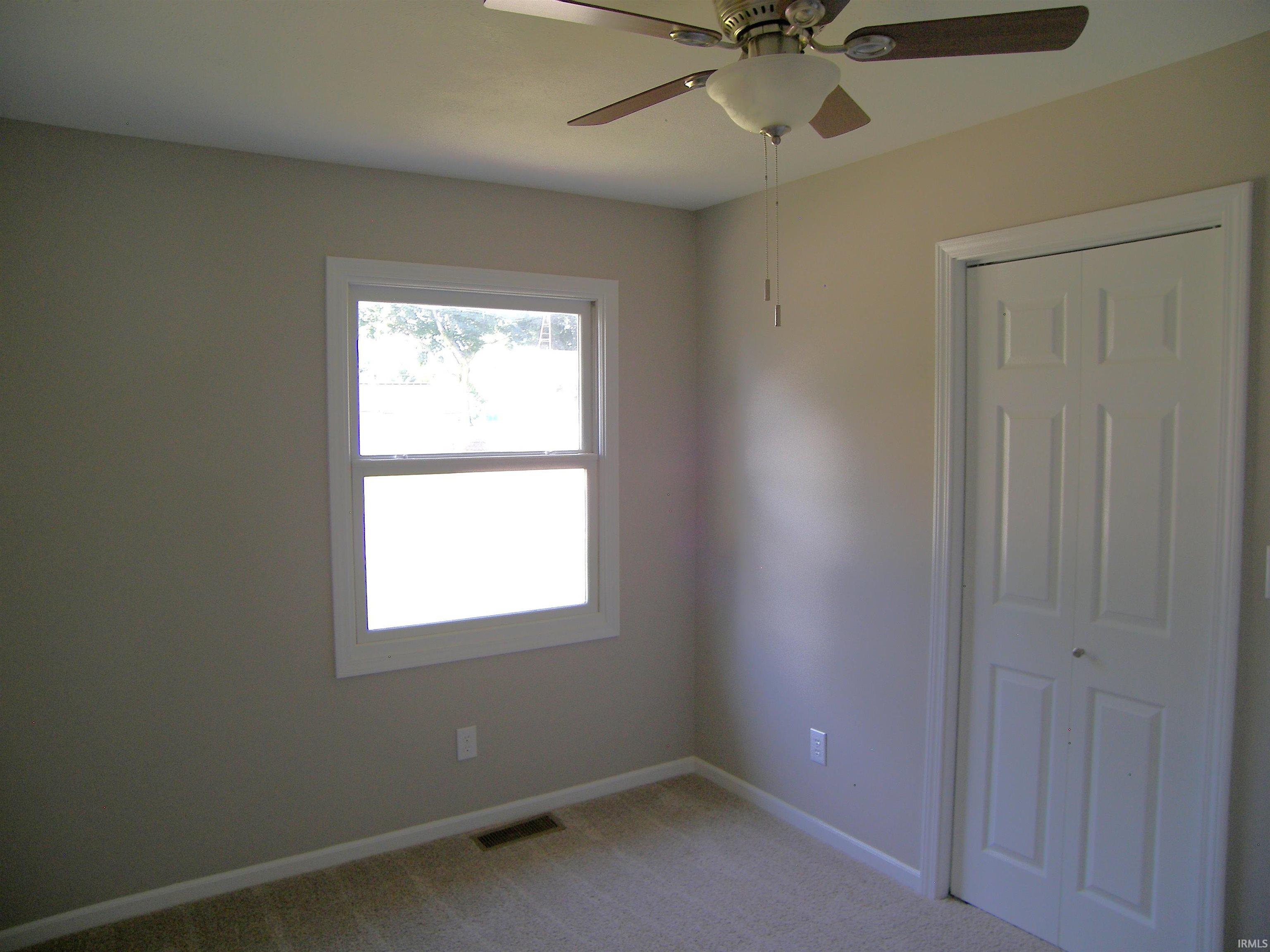 Photo 26 of 402 W Pickwick Drive
